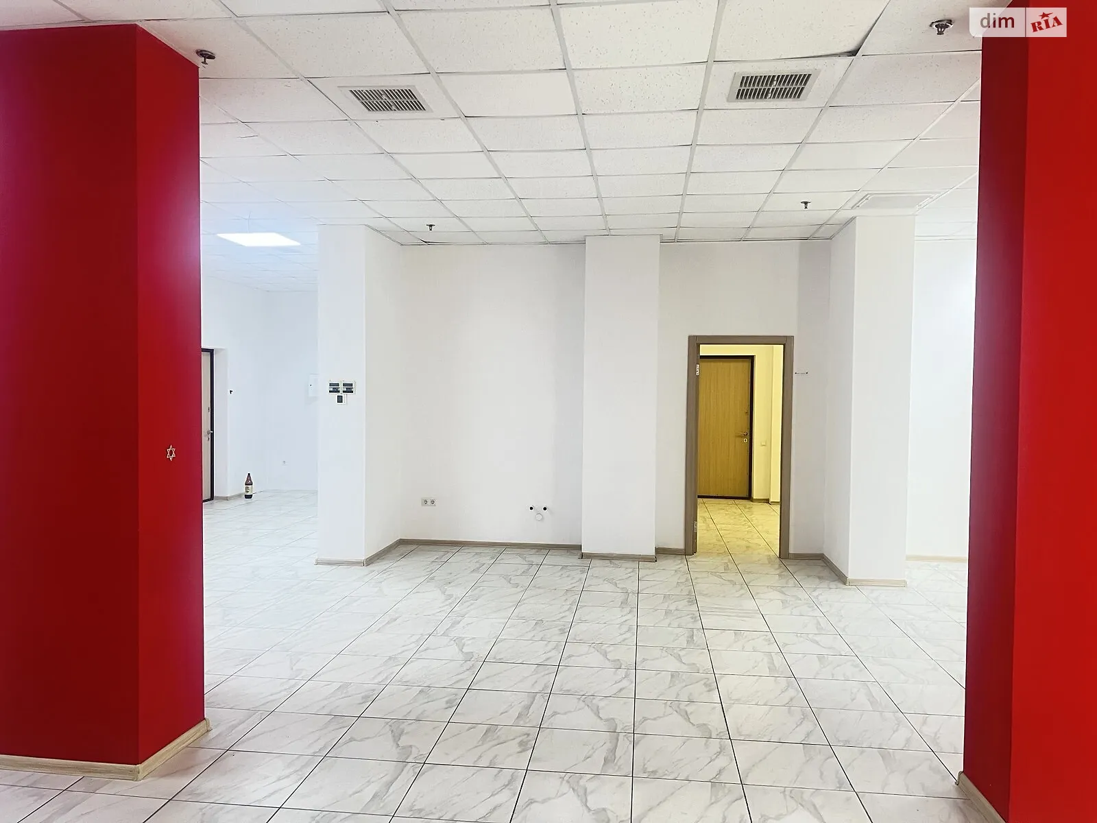 Здається в оренду офіс 126 кв. м в бізнес-центрі, цена: 800 $ - фото 1