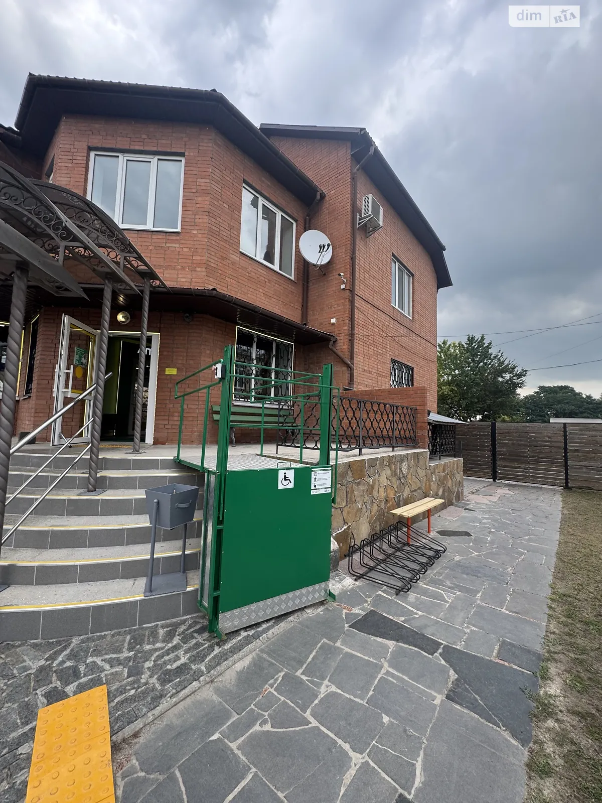 Сдается в аренду помещения свободного назначения 110 кв. м в 2-этажном здании, цена: 40000 грн - фото 1