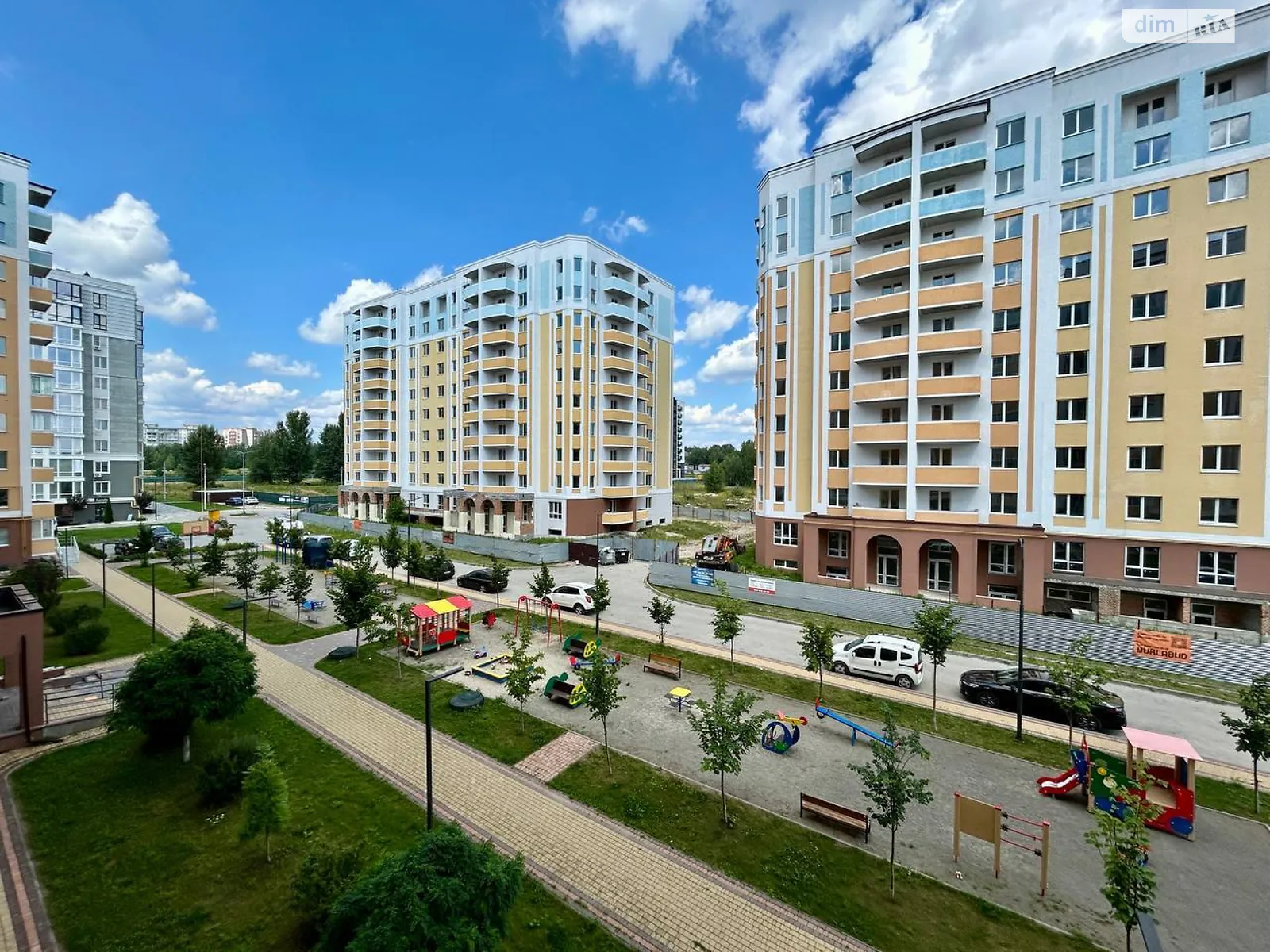 Продается 3-комнатная квартира 73.5 кв. м в Буче, ул. Ивана Кожедуба, 8Б - фото 1