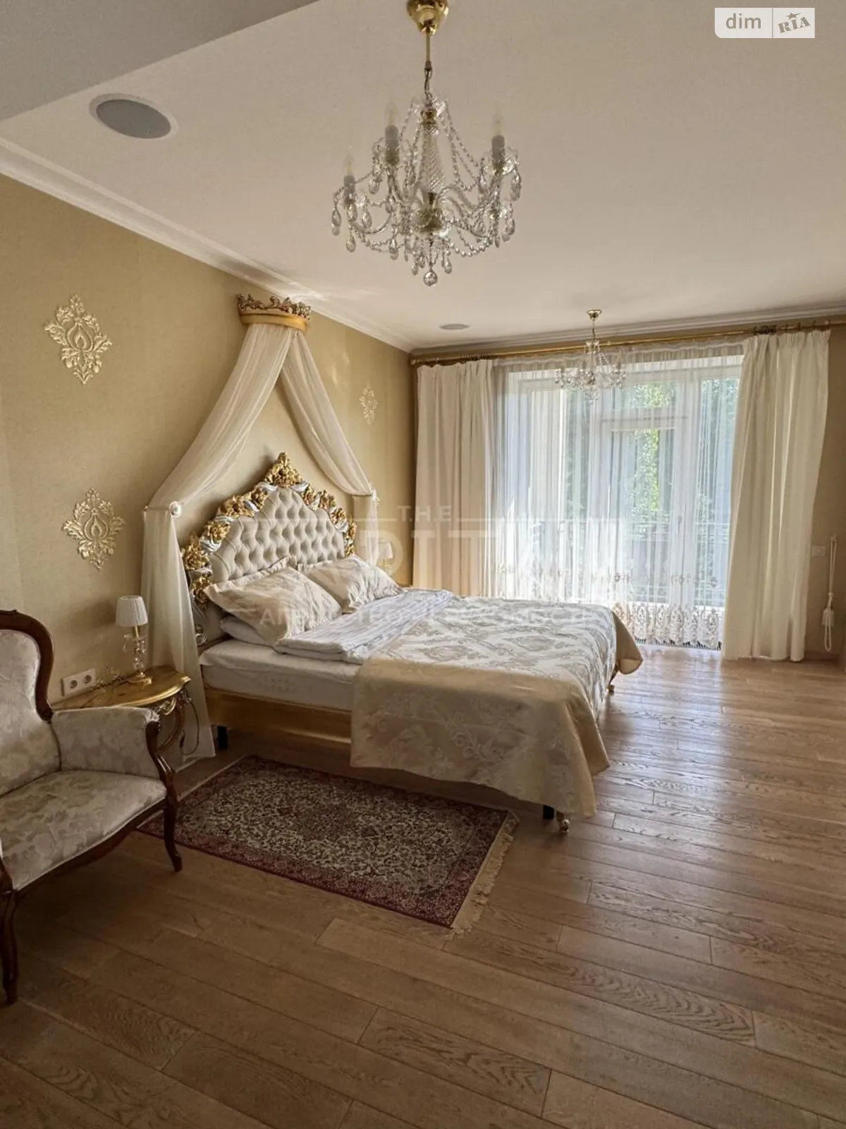Продается дом на 3 этажа 536 кв. м с мебелью, цена: 1500000 $ - фото 1