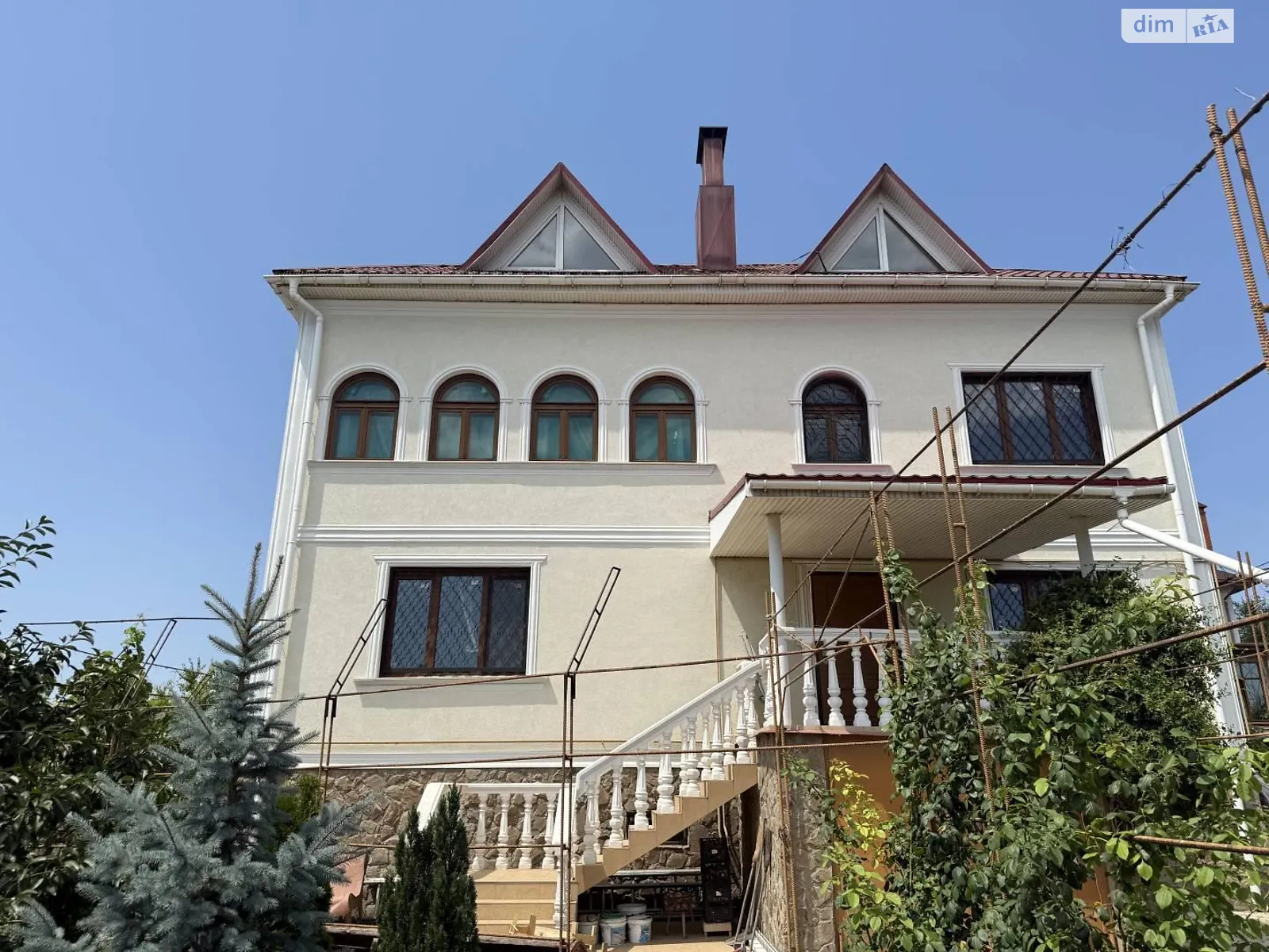 Продается дом на 3 этажа 373.7 кв. м с мансардой, цена: 210000 $ - фото 1