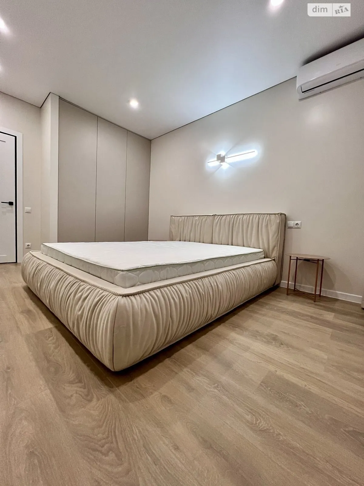 Продается 1-комнатная квартира 41 кв. м в Ровно, ул. Студенческая, 24А - фото 1