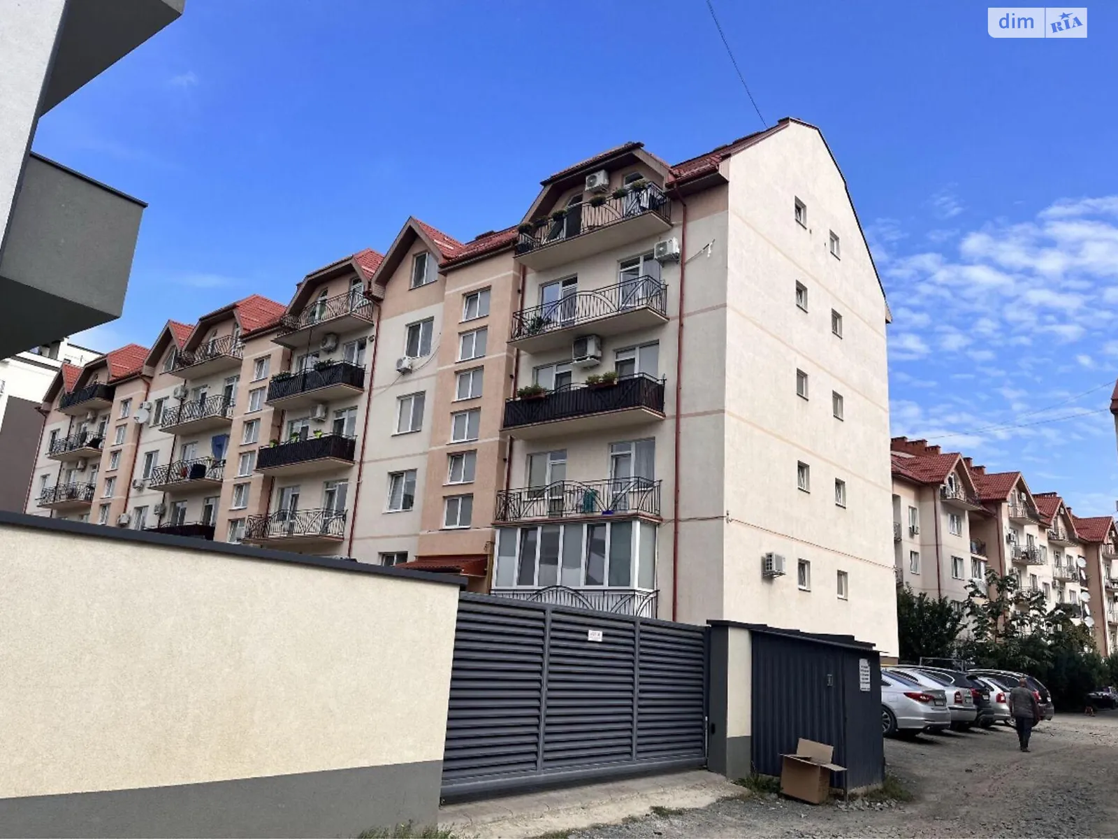 Продається 3-кімнатна квартира 83 кв. м у Ужгороді, вул. О. Хіри, 12 - фото 1