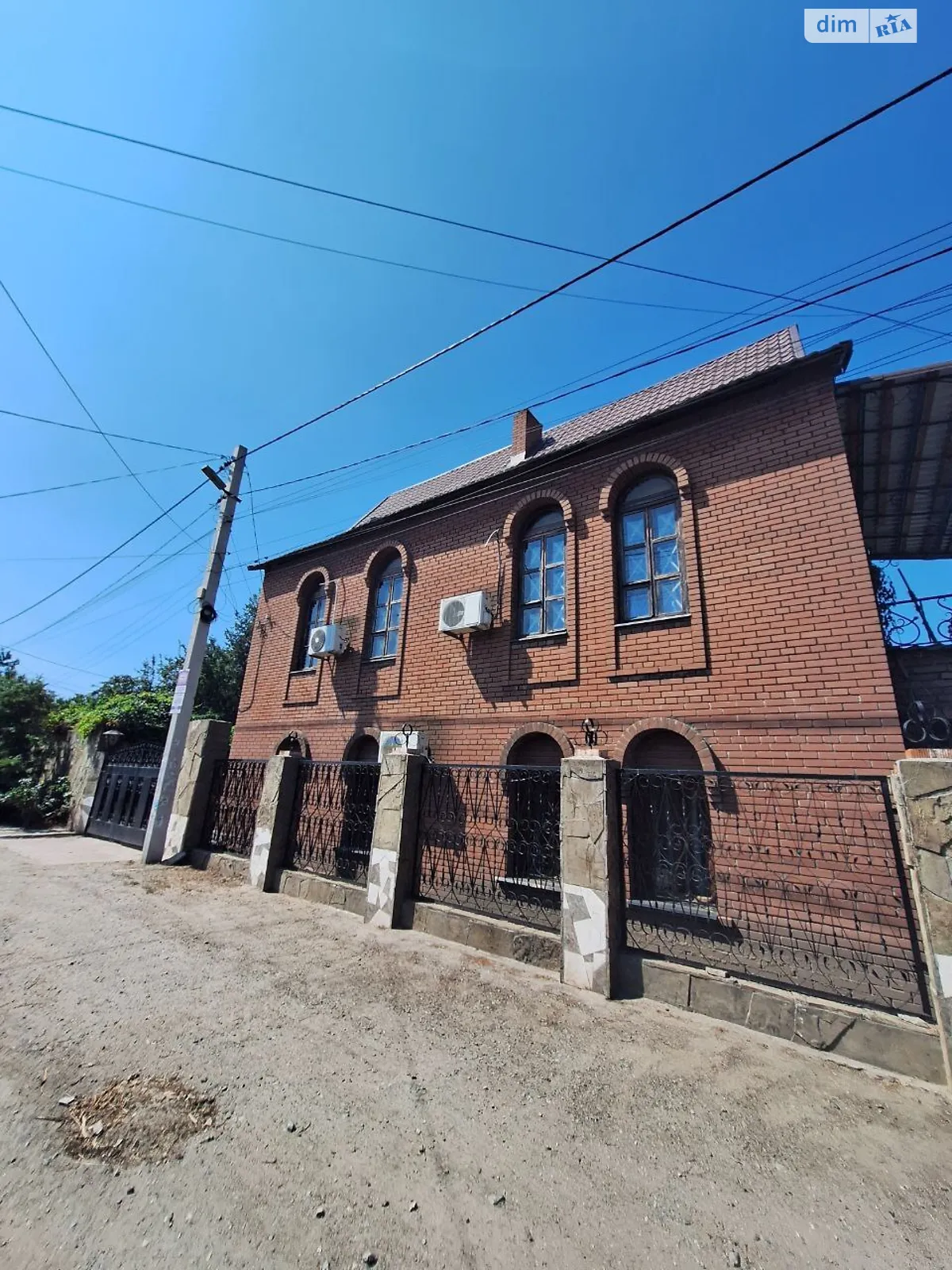Продается дом на 2 этажа 279.8 кв. м с гаражом, цена: 180000 $ - фото 1
