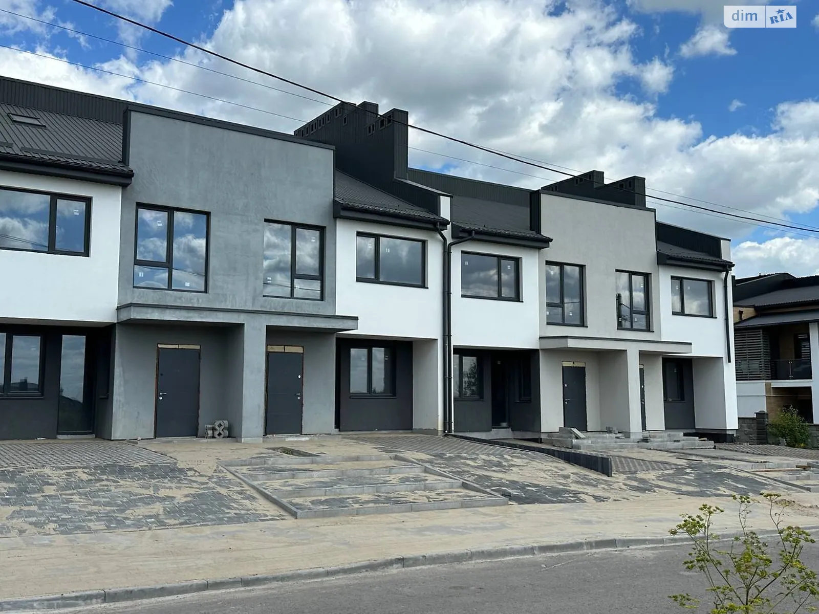 Продается 3-комнатная квартира 94 кв. м в Ровно, ул. Юрия Горлиса-Горского, 35 - фото 1