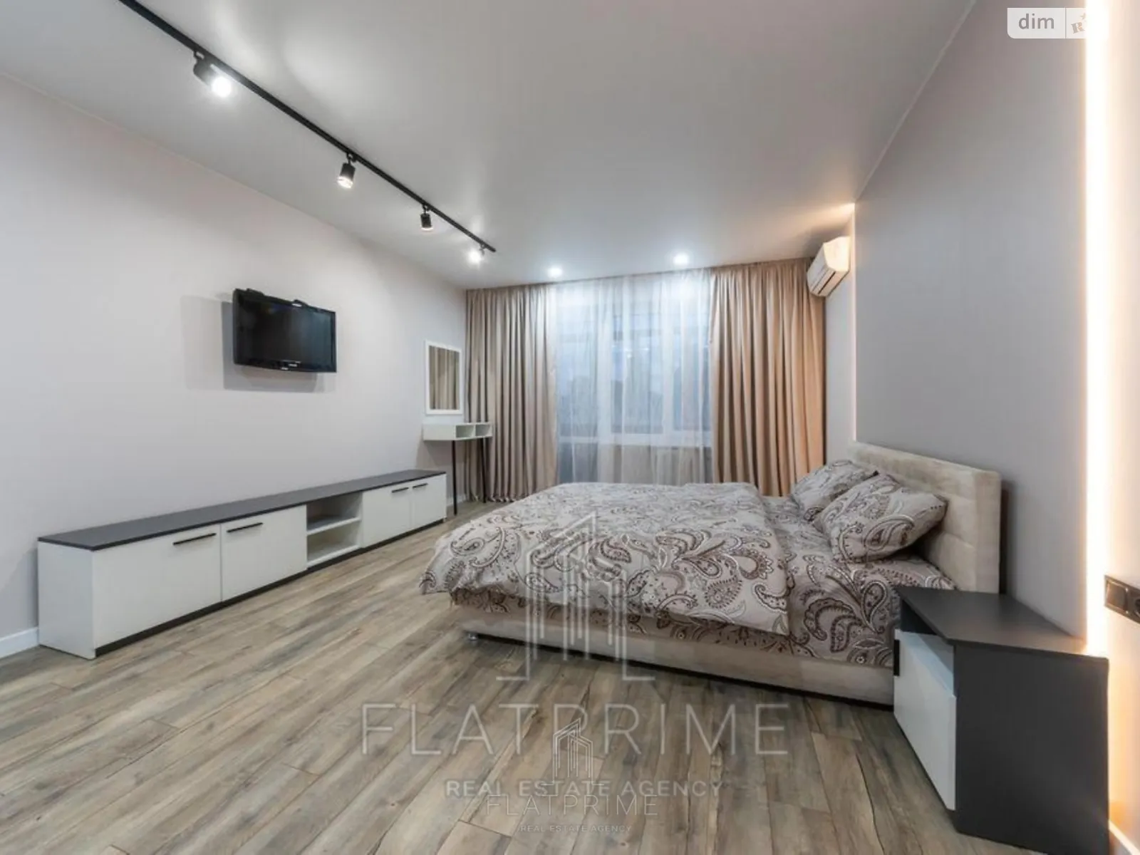 Продается 3-комнатная квартира 90 кв. м в Киеве, пл. Леси Украинки, 24 - фото 1