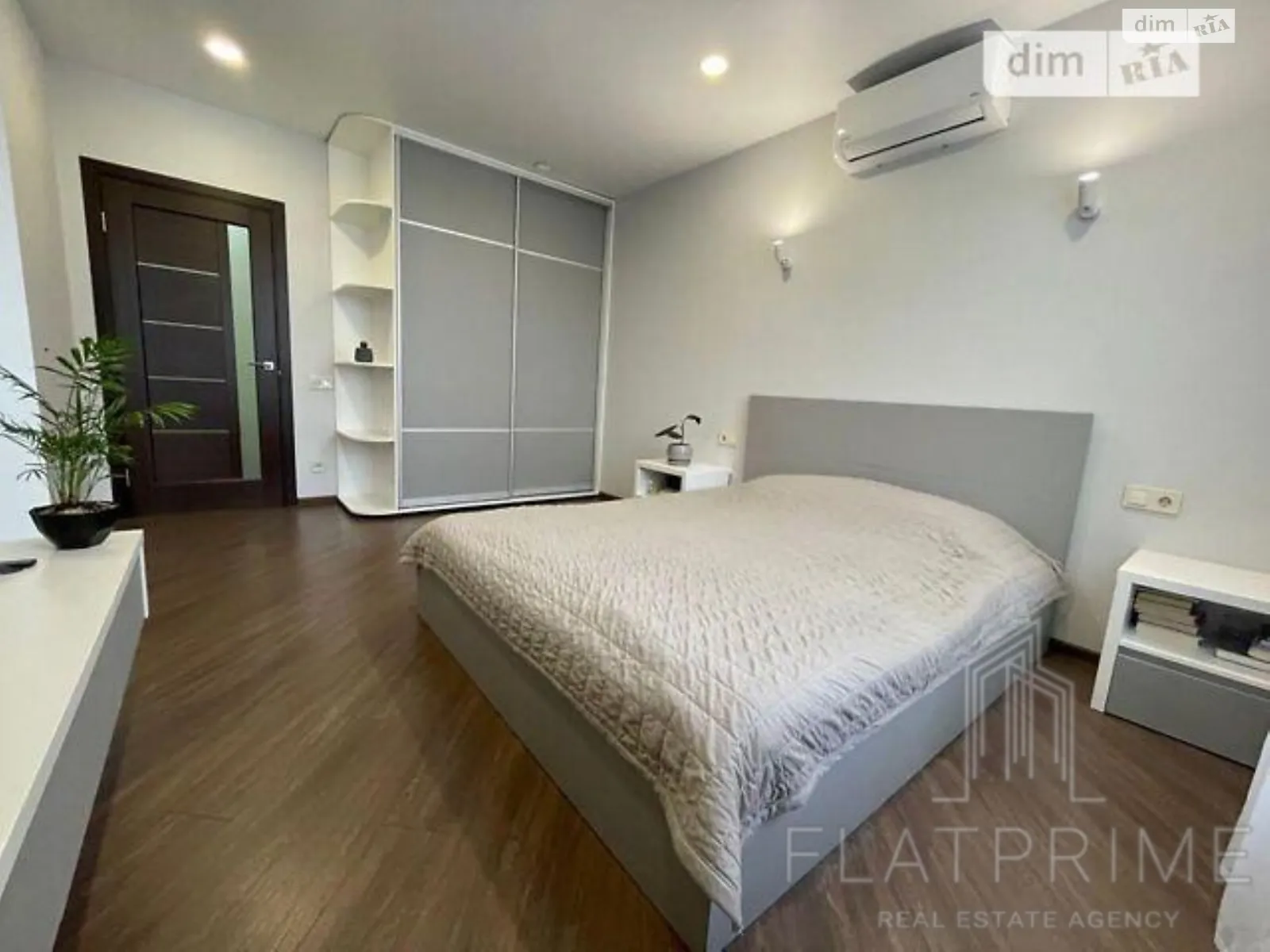 Продается 1-комнатная квартира 44 кв. м в Киеве, ул. Юрия Кондратюка, 3 - фото 1