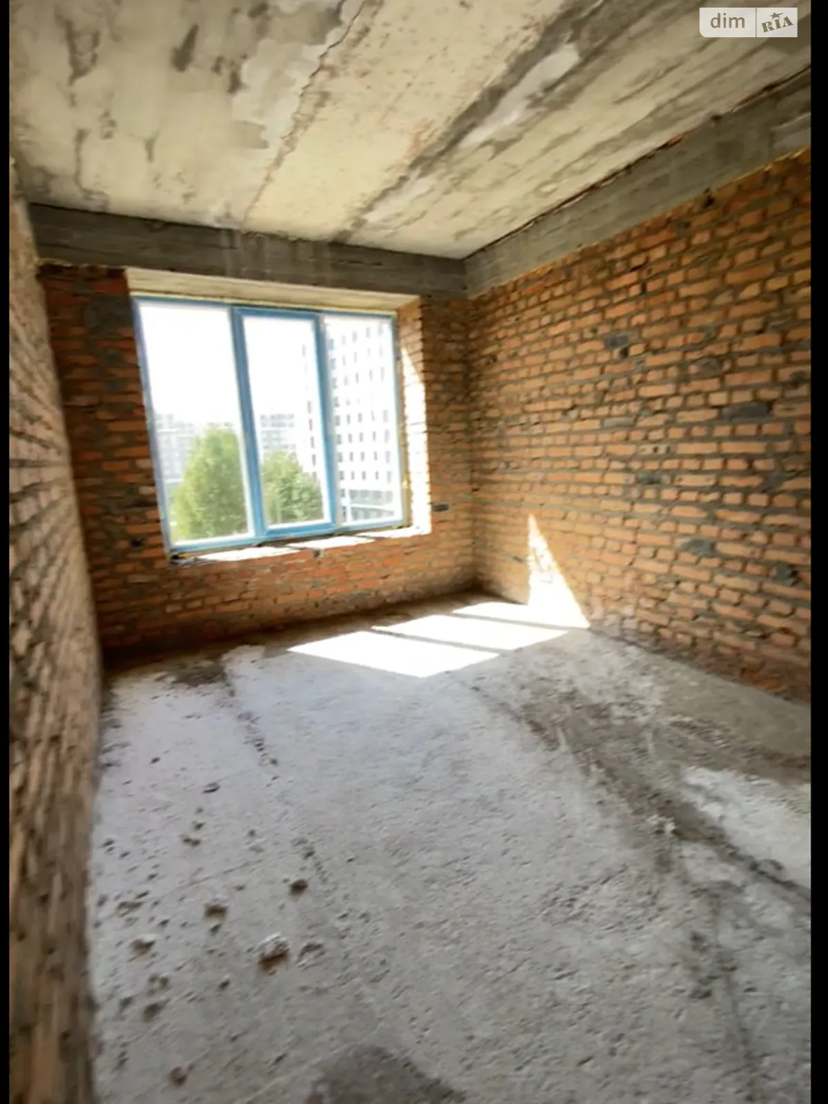 Продается 1-комнатная квартира 39 кв. м в Буче, ул. Яблонская, 2 - фото 1