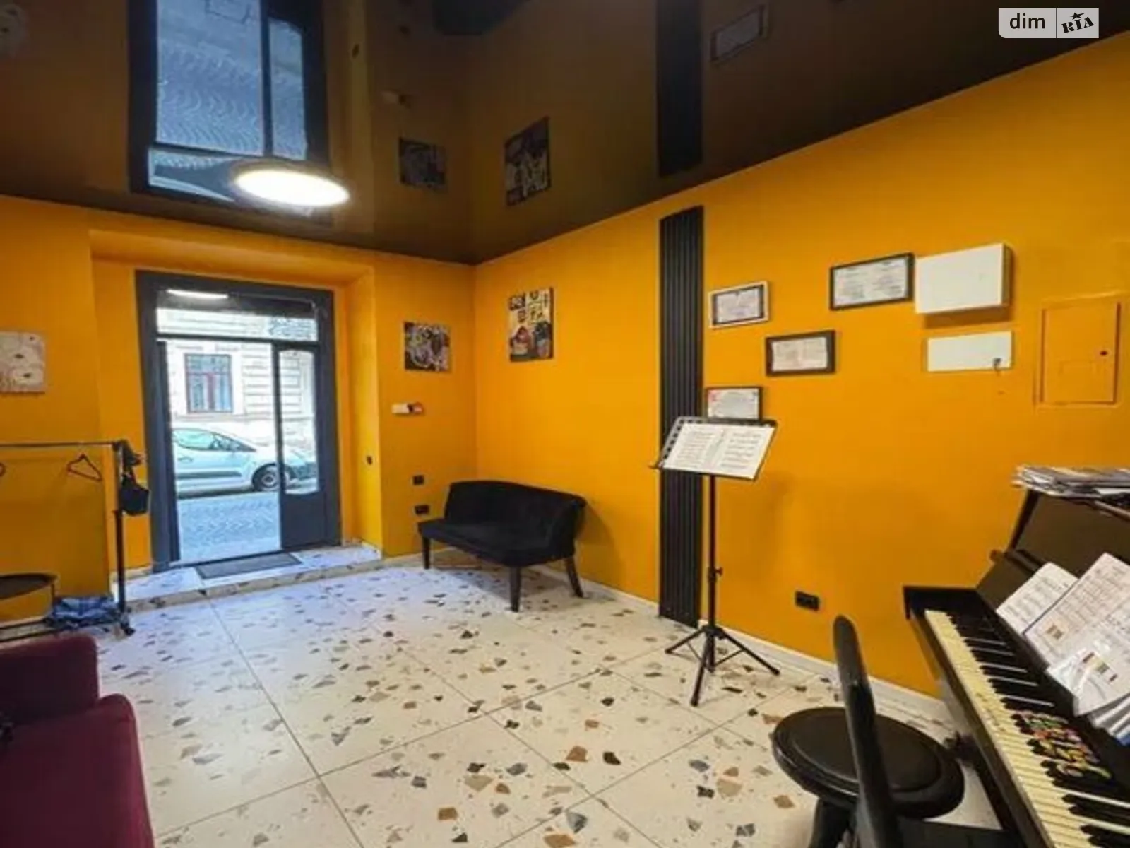 Здається в оренду приміщення вільного призначення 17 кв. м в 4-поверховій будівлі, цена: 12000 грн - фото 1