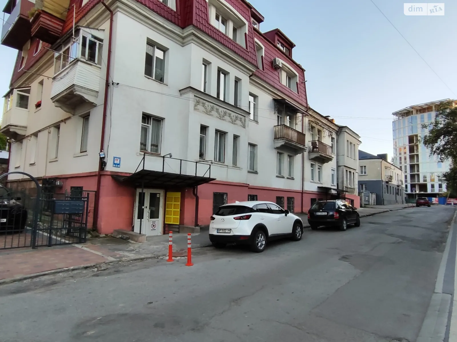Сдается в аренду помещения свободного назначения 185.3 кв. м в 4-этажном здании, цена: 48000 грн - фото 1