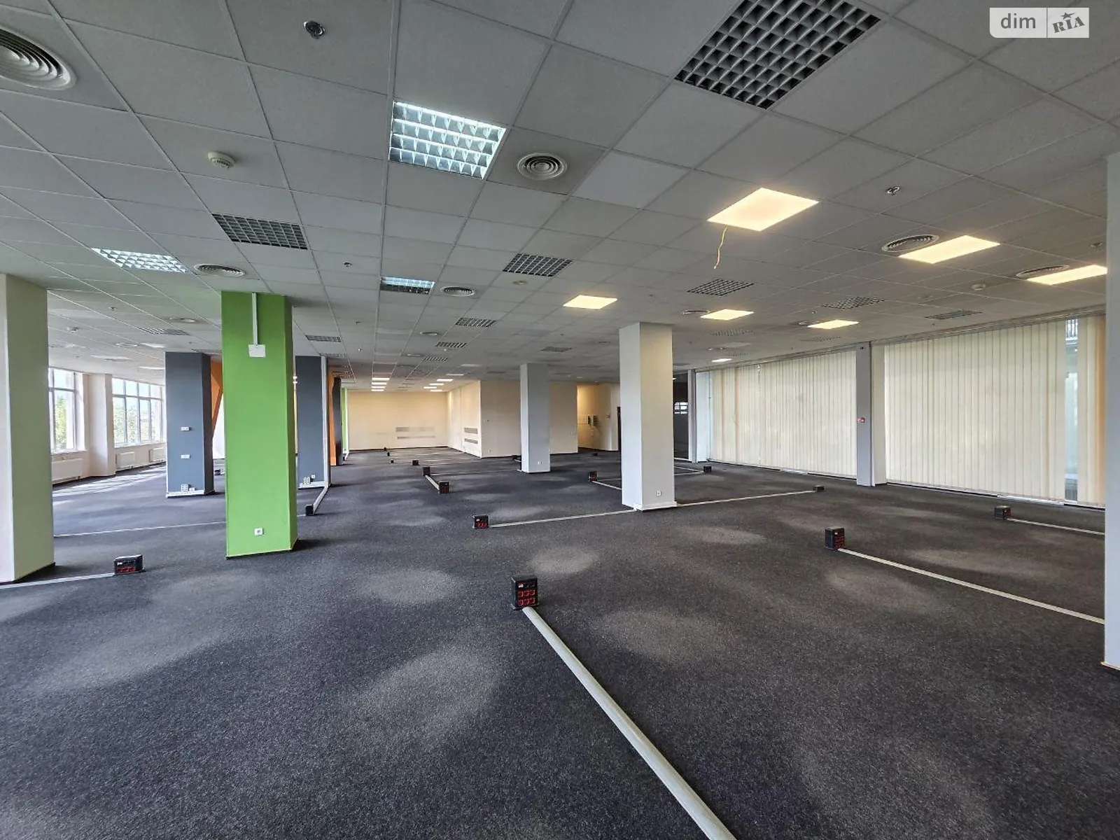 Сдается в аренду офис 2200 кв. м в бизнес-центре, цена: 38800 $ - фото 1