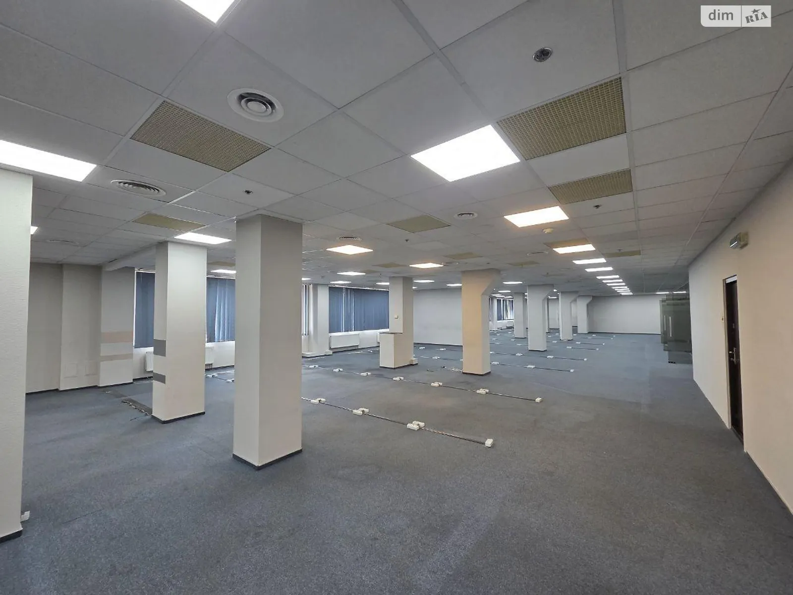 Сдается в аренду офис 750 кв. м в бизнес-центре, цена: 13500 $ - фото 1