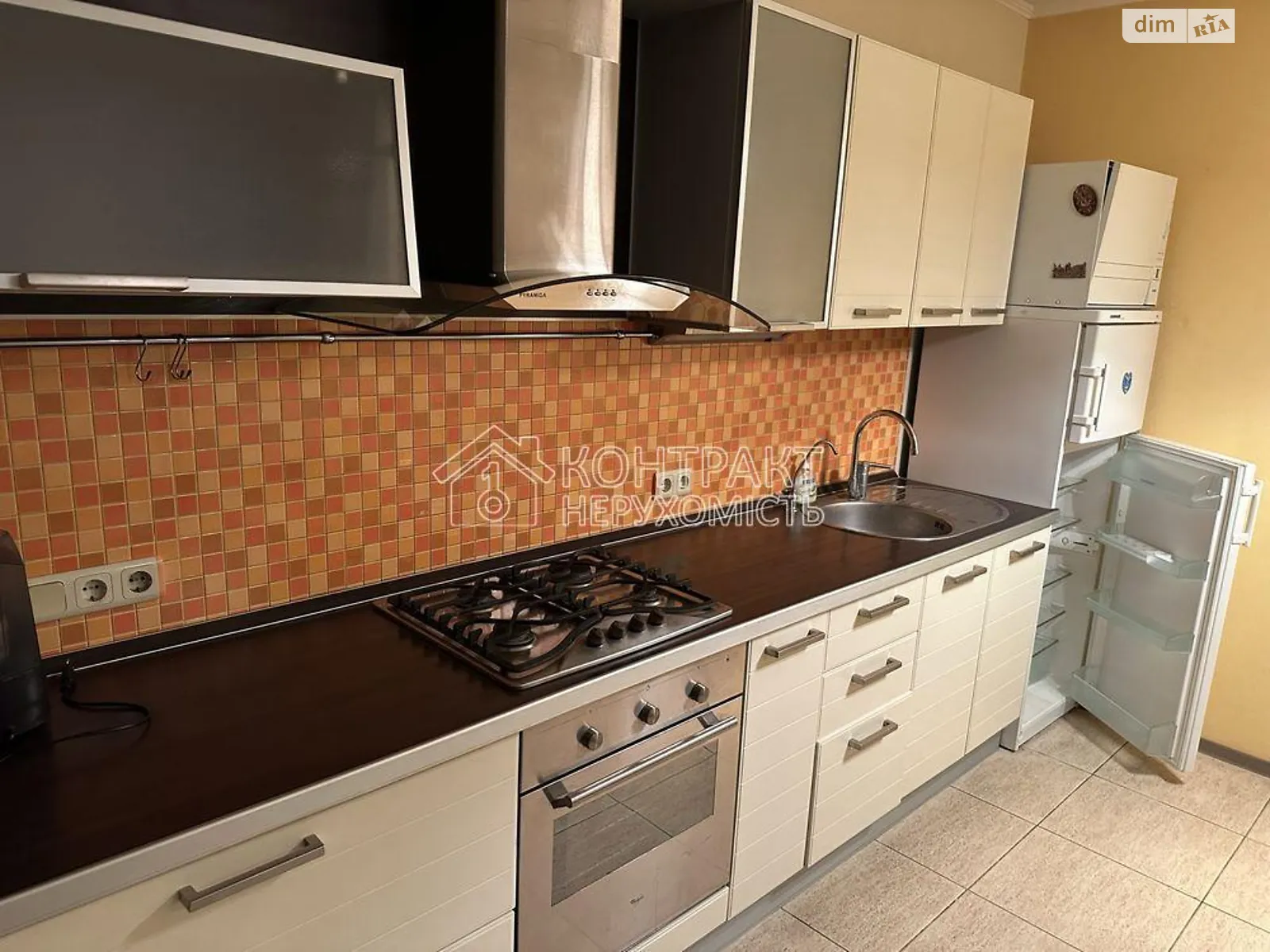 Продается 1-комнатная квартира 52 кв. м в Харькове, ул. Сериковская, 23А - фото 1