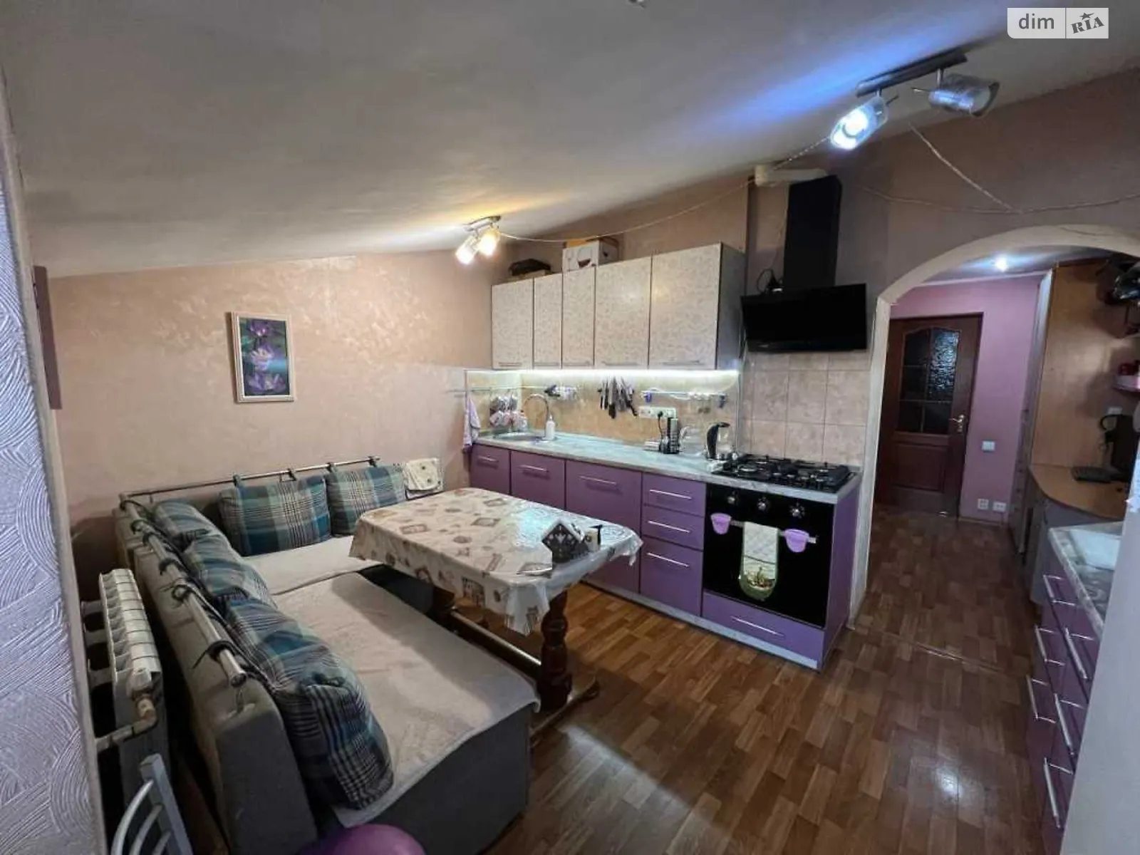 Продається 4-кімнатна квартира 87 кв. м у Полтаві, вул. Пилипа Орлика - фото 1