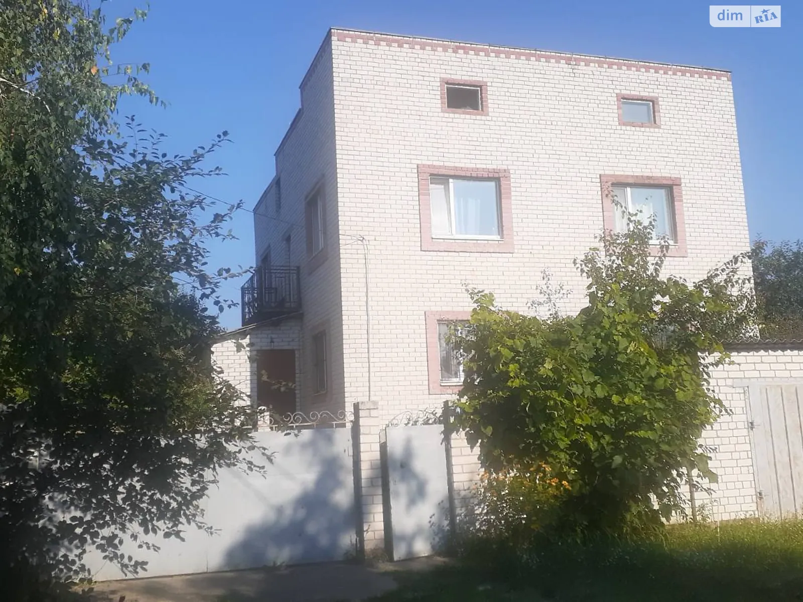 Продается дом на 2 этажа 266.9 кв. м с баней/сауной, цена: 67000 $ - фото 1