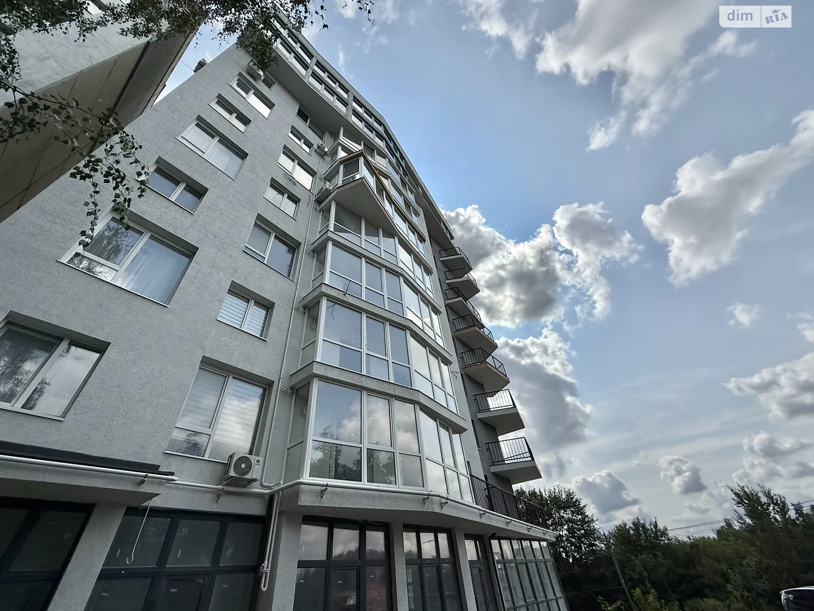 Продается 2-комнатная квартира 89 кв. м в Черновцах, ул. Южно-Окружная - фото 1