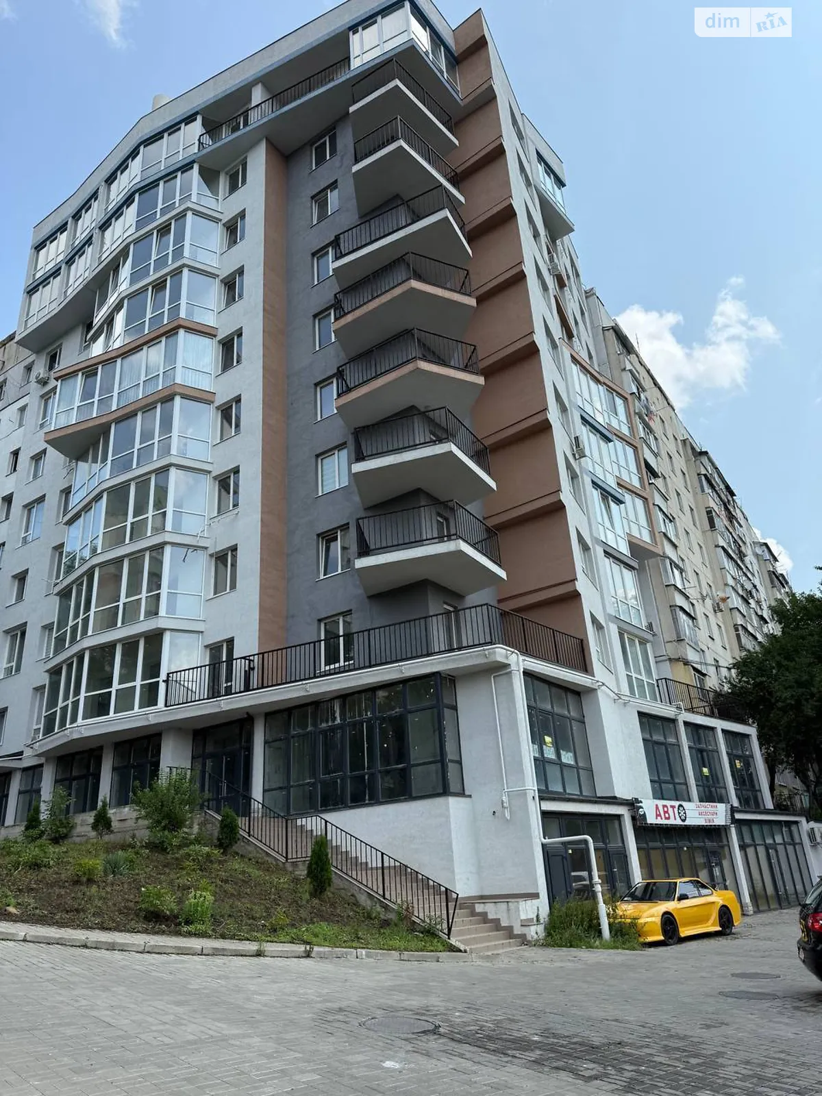 Продается 2-комнатная квартира 89 кв. м в Черновцах, ул. Южно-Окружная, 5Л - фото 1