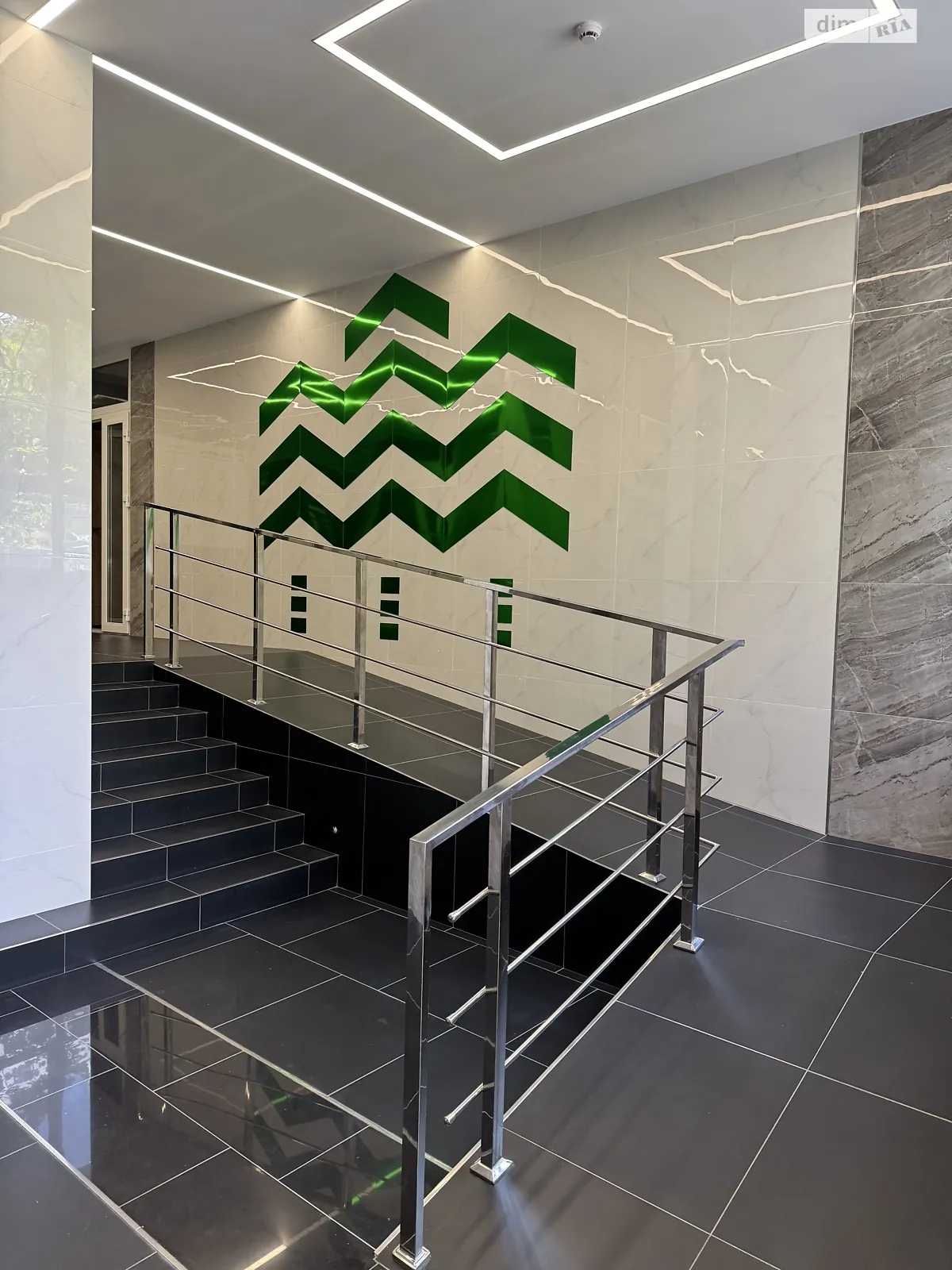 Продается 1-комнатная квартира 46 кв. м в Ирпене, ул. Университетская(Карла Маркса), 3/15 - фото 1