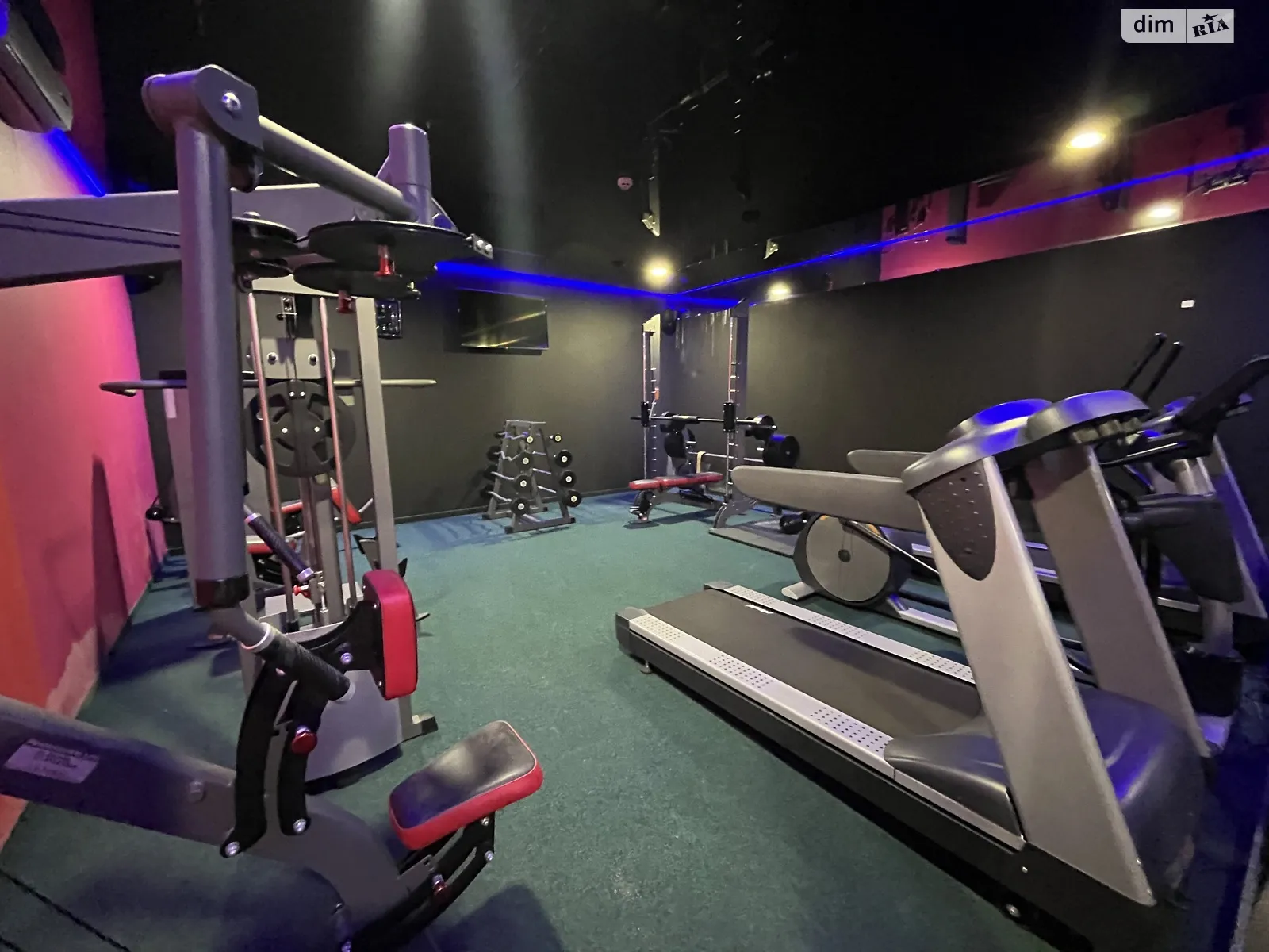 Здається в оренду приміщення вільного призначення 200 кв. м в 9-поверховій будівлі, цена: 800 $ - фото 1