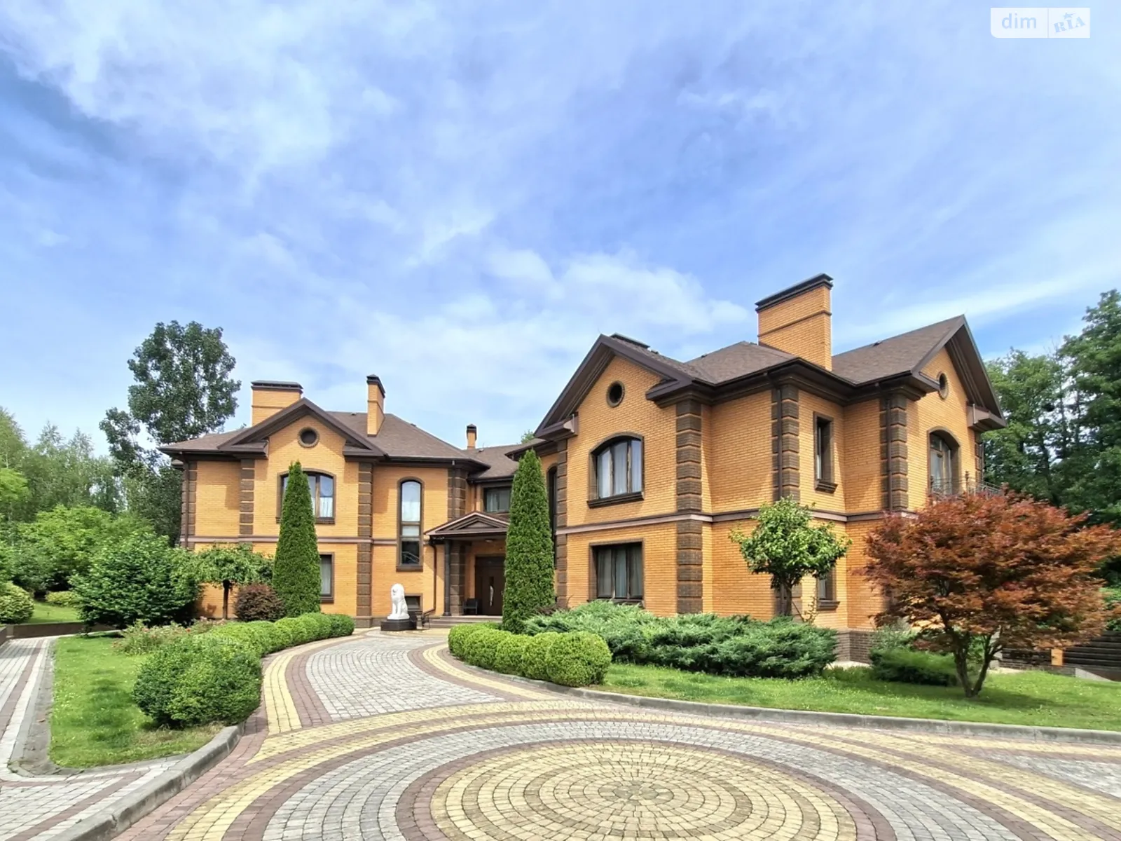 Продается дом на 2 этажа 928.5 кв. м с камином, цена: 1000000 $ - фото 1