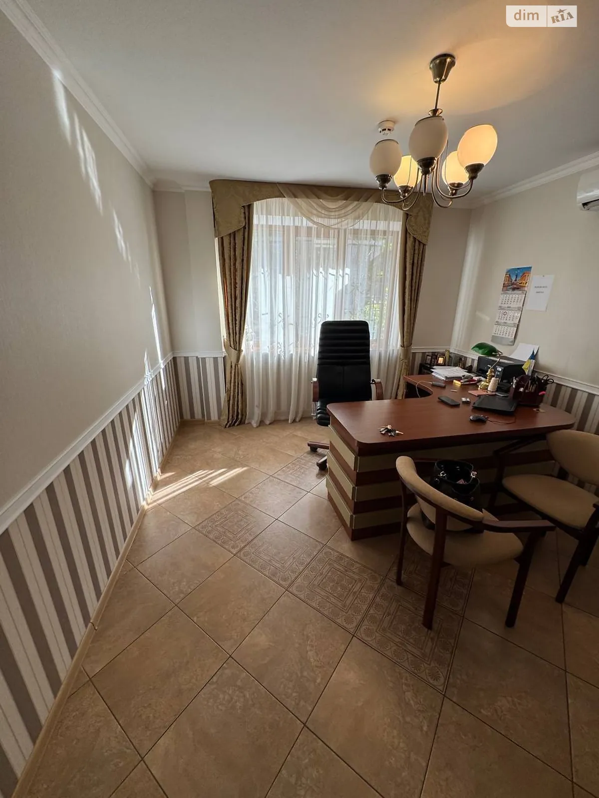 Продається офіс 58.9 кв. м в бізнес-центрі, цена: 60000 $ - фото 1