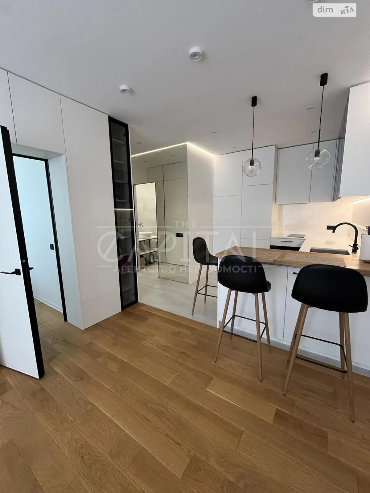 Сдается в аренду 1-комнатная квартира 38 кв. м в Киеве, ул. Салютная, 2 - фото 1