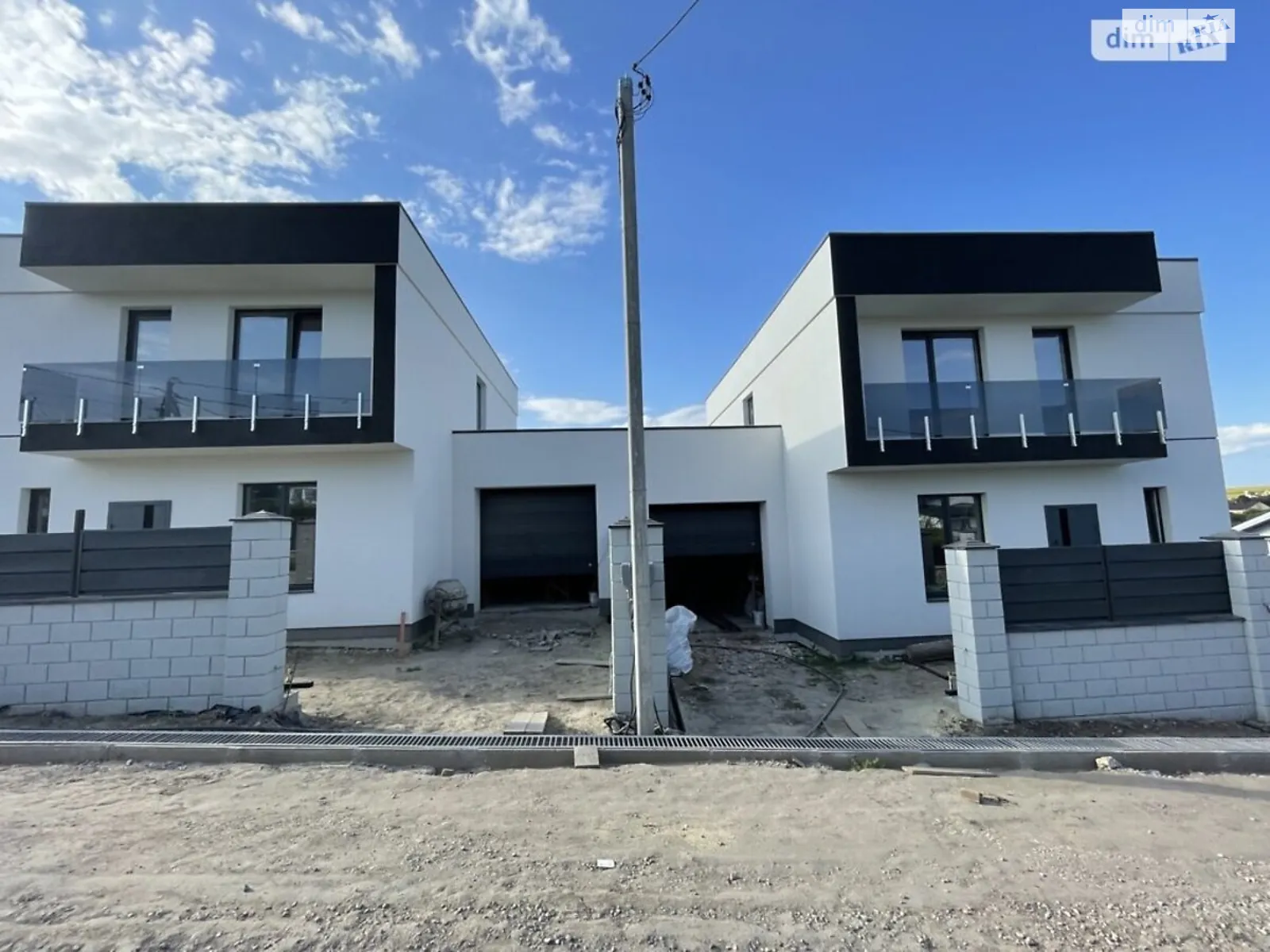 Продается дом на 2 этажа 120 кв. м с беседкой, цена: 118000 $ - фото 1