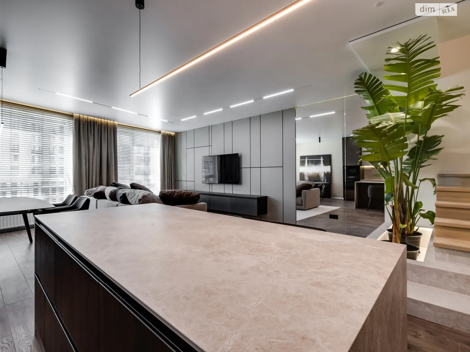 Продається 2-кімнатна квартира 134 кв. м у Львові, вул. Кульпарківська, 93 - фото 1