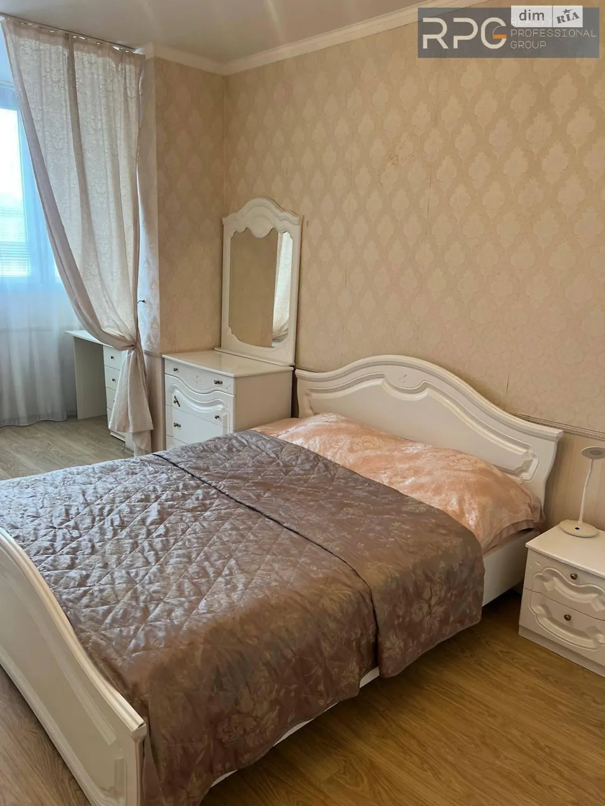 Продается 1-комнатная квартира 60 кв. м в Киеве, ул. Голосеевская, 13 - фото 1