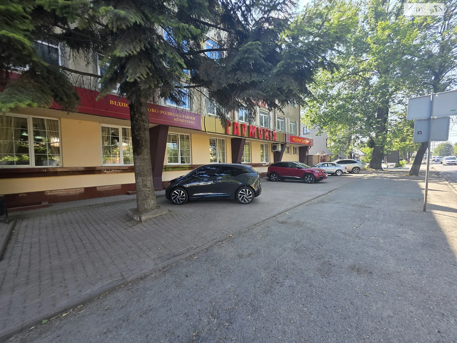 Сдается в аренду помещения свободного назначения 605.8 кв. м в 3-этажном здании, цена: 1600 $ - фото 1