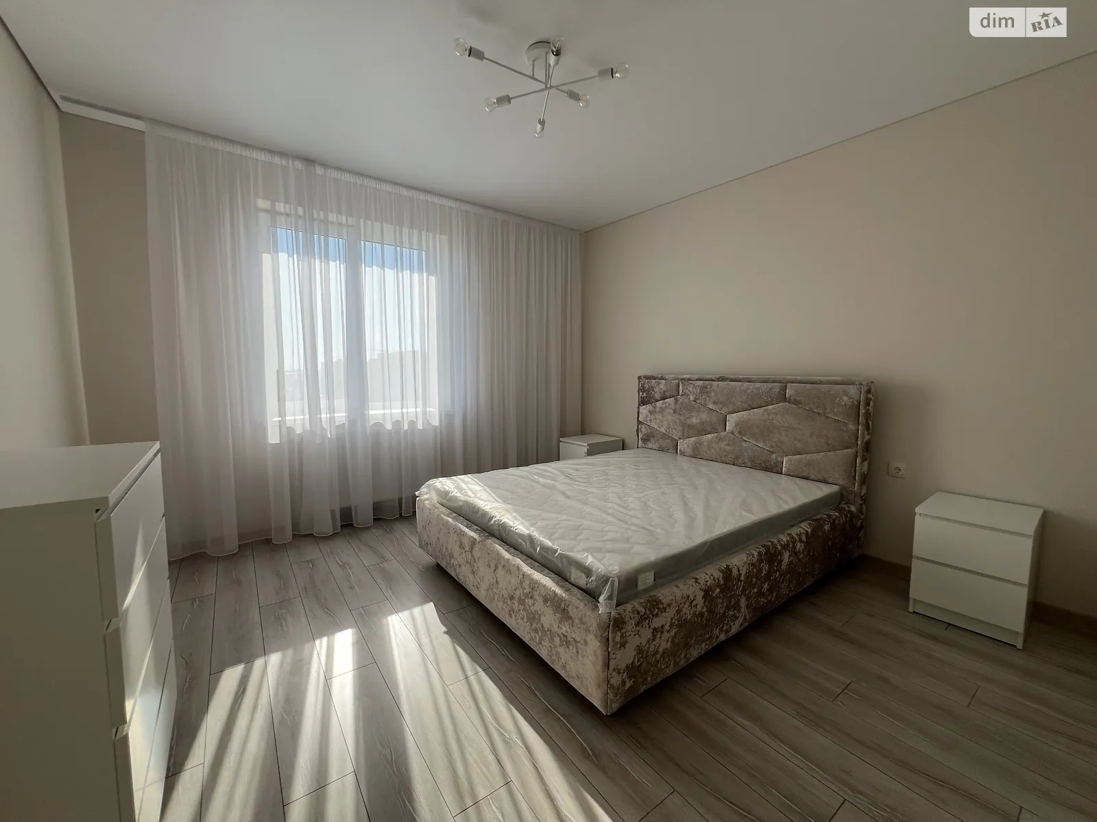 Продается 1-комнатная квартира 34 кв. м в Ужгороде, ул. Богомольца - фото 1