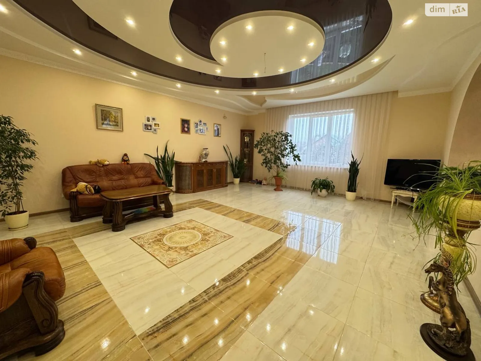 Продается дом на 2 этажа 270.3 кв. м с баней/сауной, цена: 250000 $ - фото 1