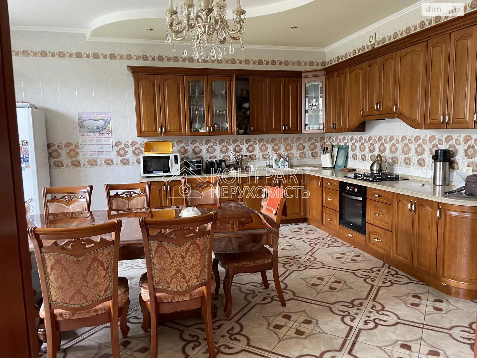 Продается дом на 3 этажа 360 кв. м с мебелью, цена: 300000 $ - фото 1