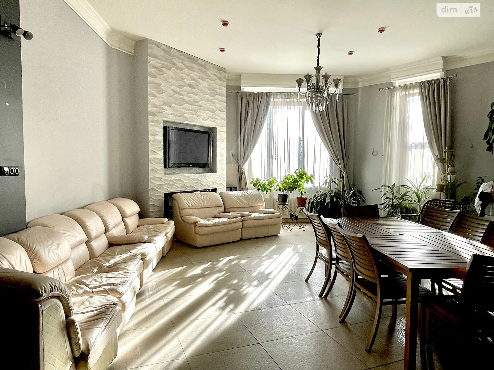 Сдается в аренду 2-комнатная квартира 125 кв. м в Киеве, ул. Клиническая, 28 - фото 1