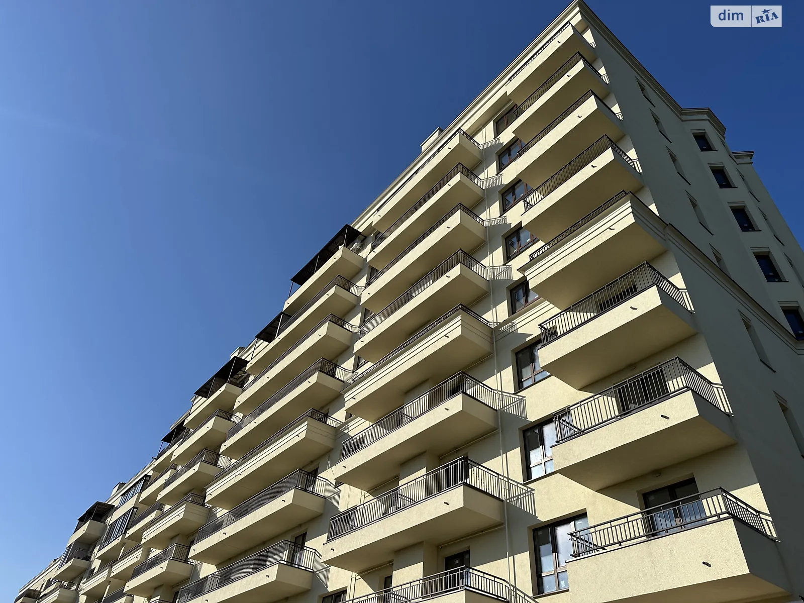 Продається 3-кімнатна квартира 93.7 кв. м у Чернівцях, пр. Віденський  - фото 1