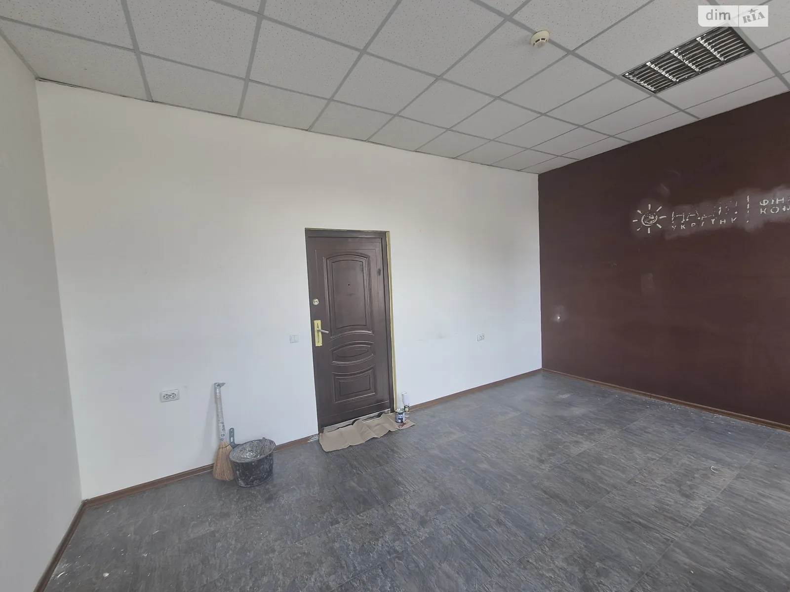 Сдается в аренду офис 21 кв. м в бизнес-центре, цена: 6300 грн - фото 1