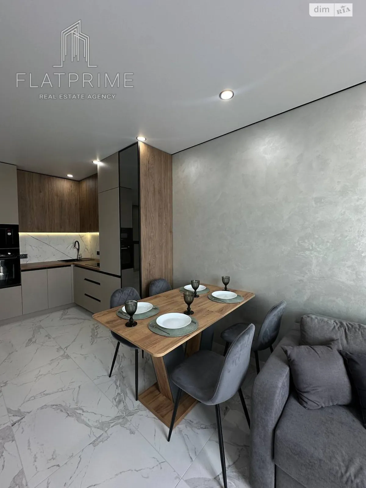 Продається 2-кімнатна квартира 70 кв. м у Києві, вул. Родини Крістерів, 14В - фото 1