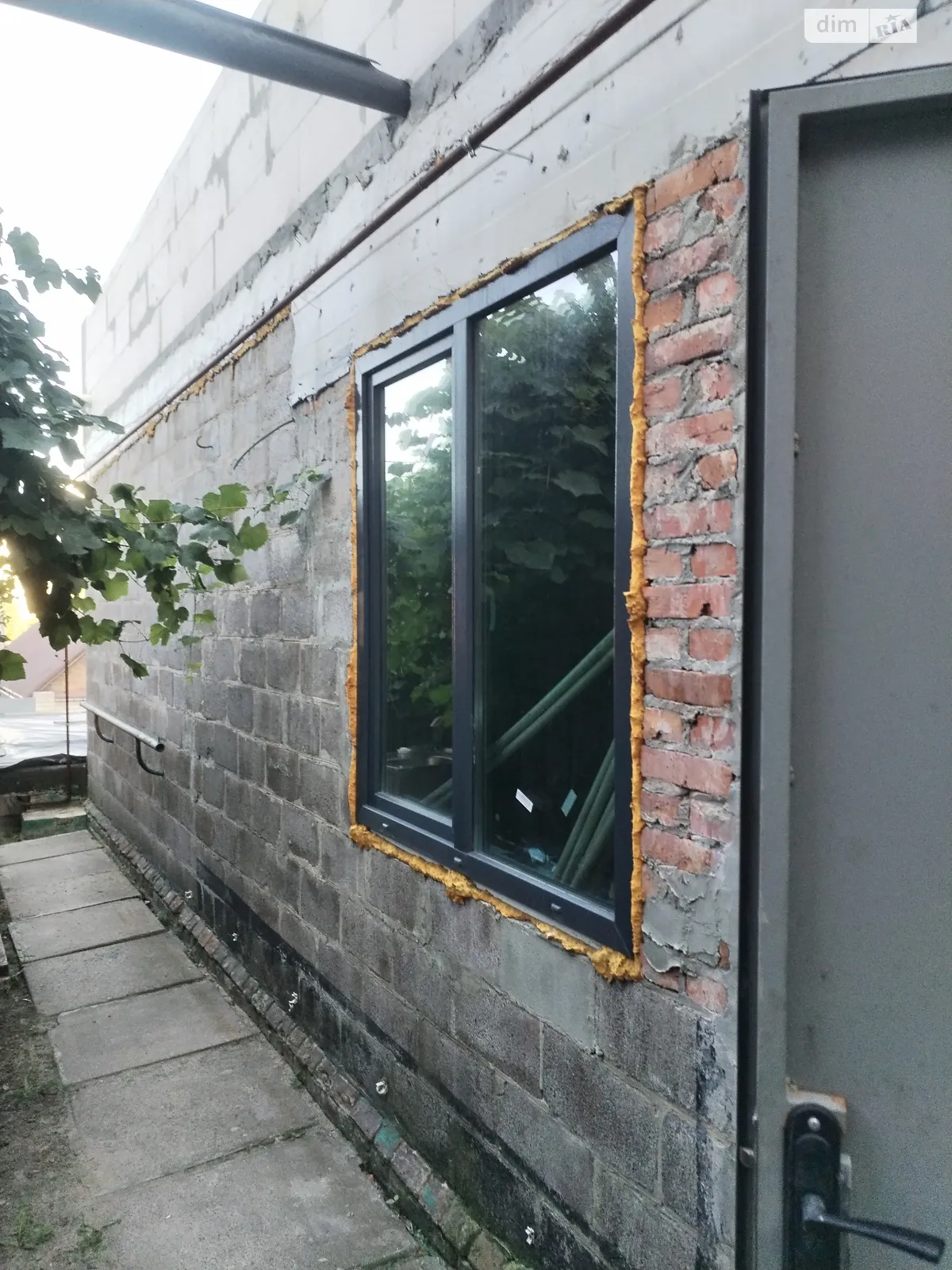 Продается дом на 2 этажа 168 кв. м с гаражом, цена: 154999 $ - фото 1