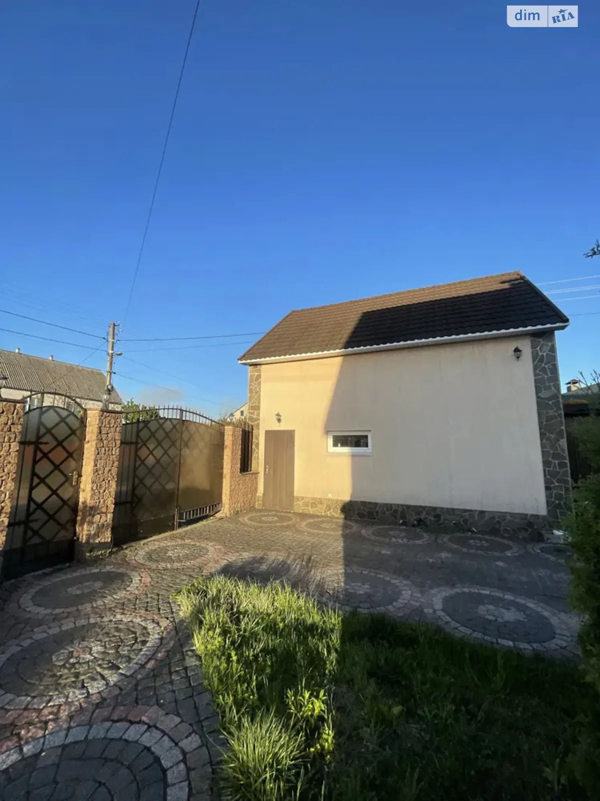 Продается дом на 2 этажа 180 кв. м с балконом, цена: 149000 $ - фото 1