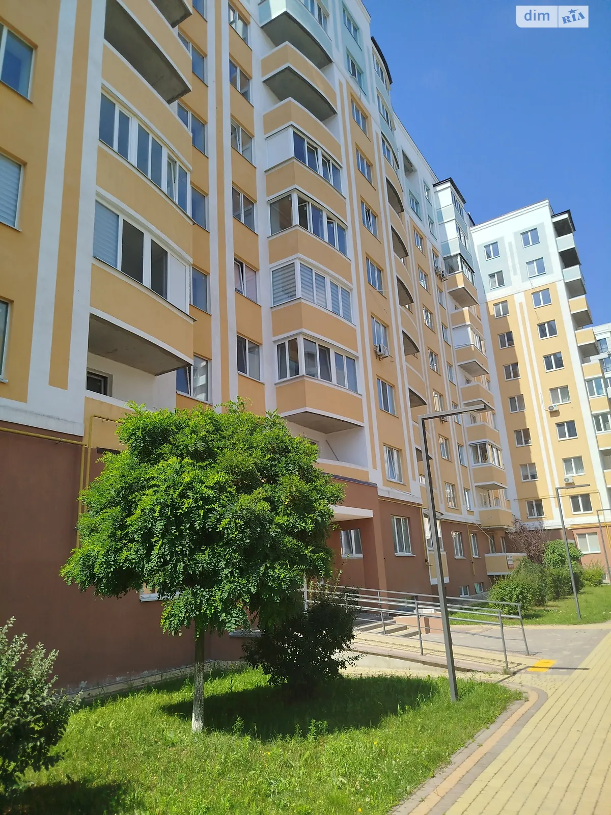 Продается 2-комнатная квартира 61.3 кв. м в Буче, ул. Ивана Кожедуба, 8Б - фото 1