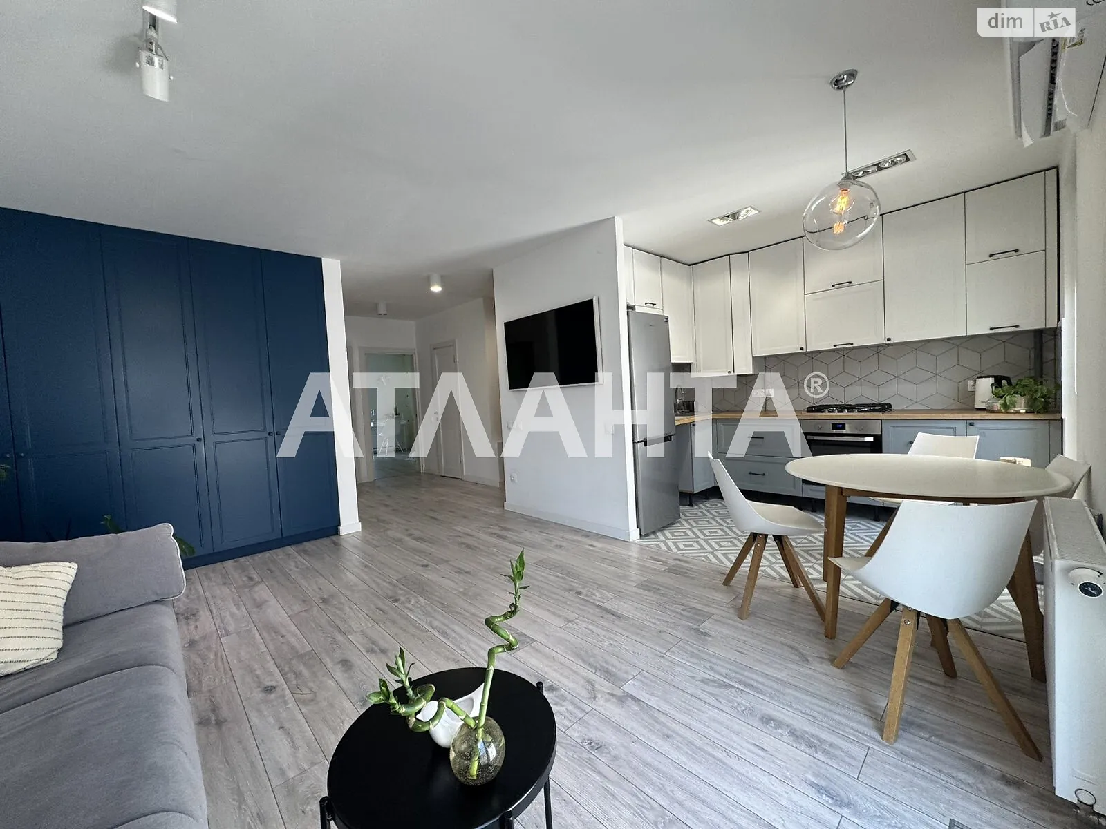 Продается 2-комнатная квартира 76.8 кв. м в Львове, ул. Роксоляны - фото 1