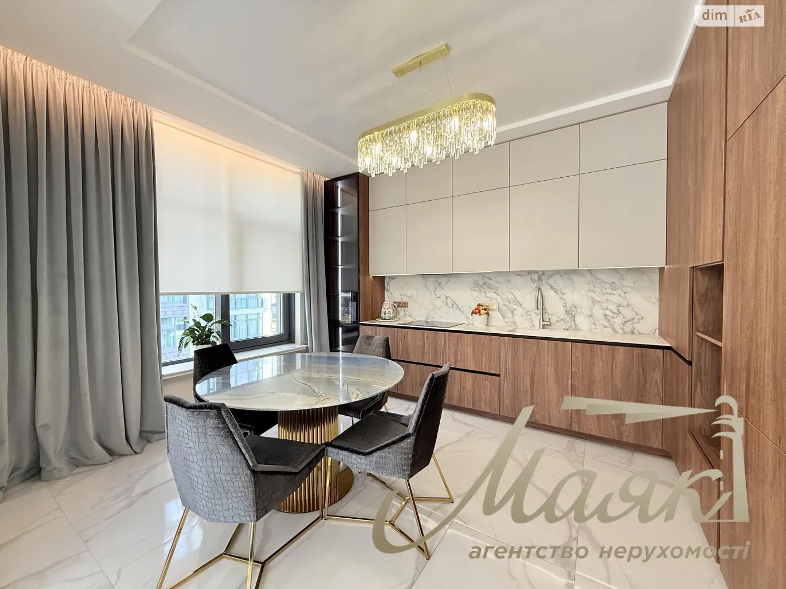 Продается 2-комнатная квартира 103 кв. м в Киеве, ул. Андрея Верхогляда(Драгомирова), 17В - фото 1