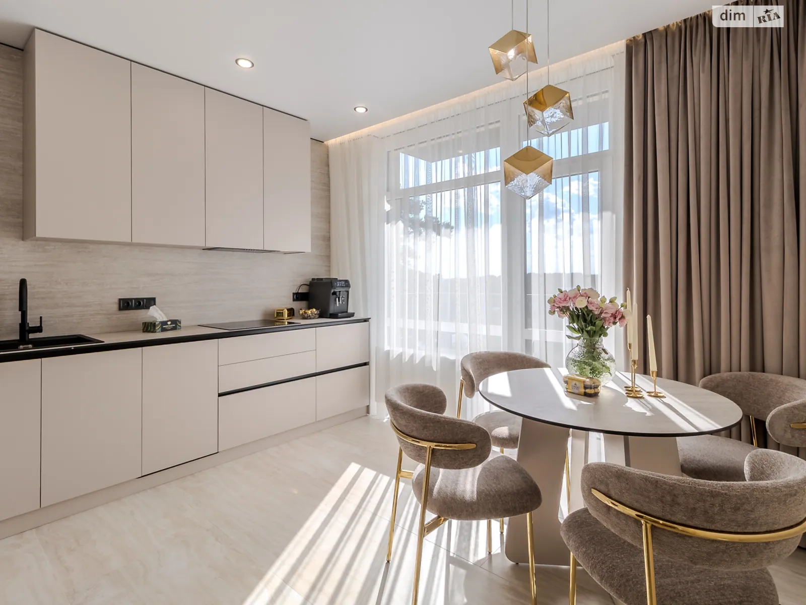 Продается 2-комнатная квартира 54.2 кв. м в Брюховичах, ул. Широкая, 22В - фото 1