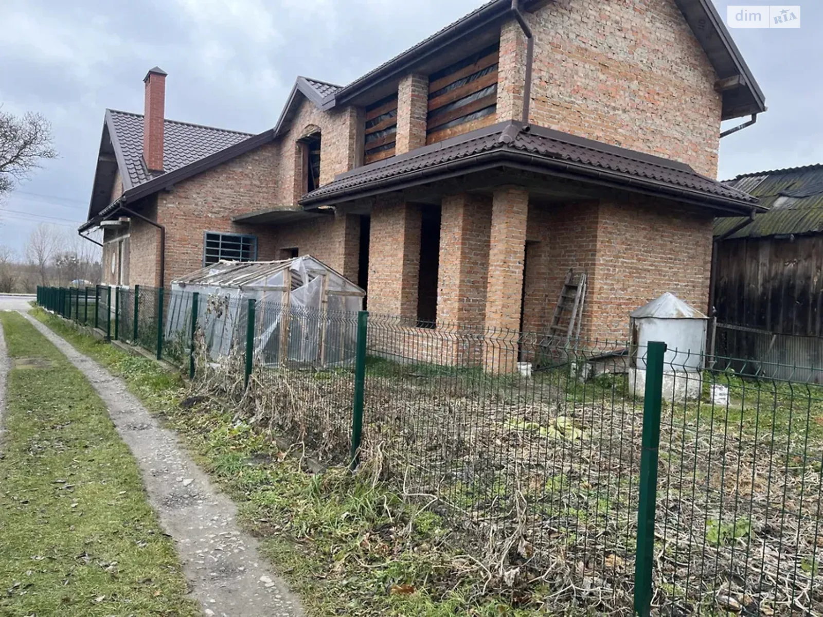 Продается дом на 2 этажа 255.97 кв. м с баней/сауной, цена: 40000 $ - фото 1