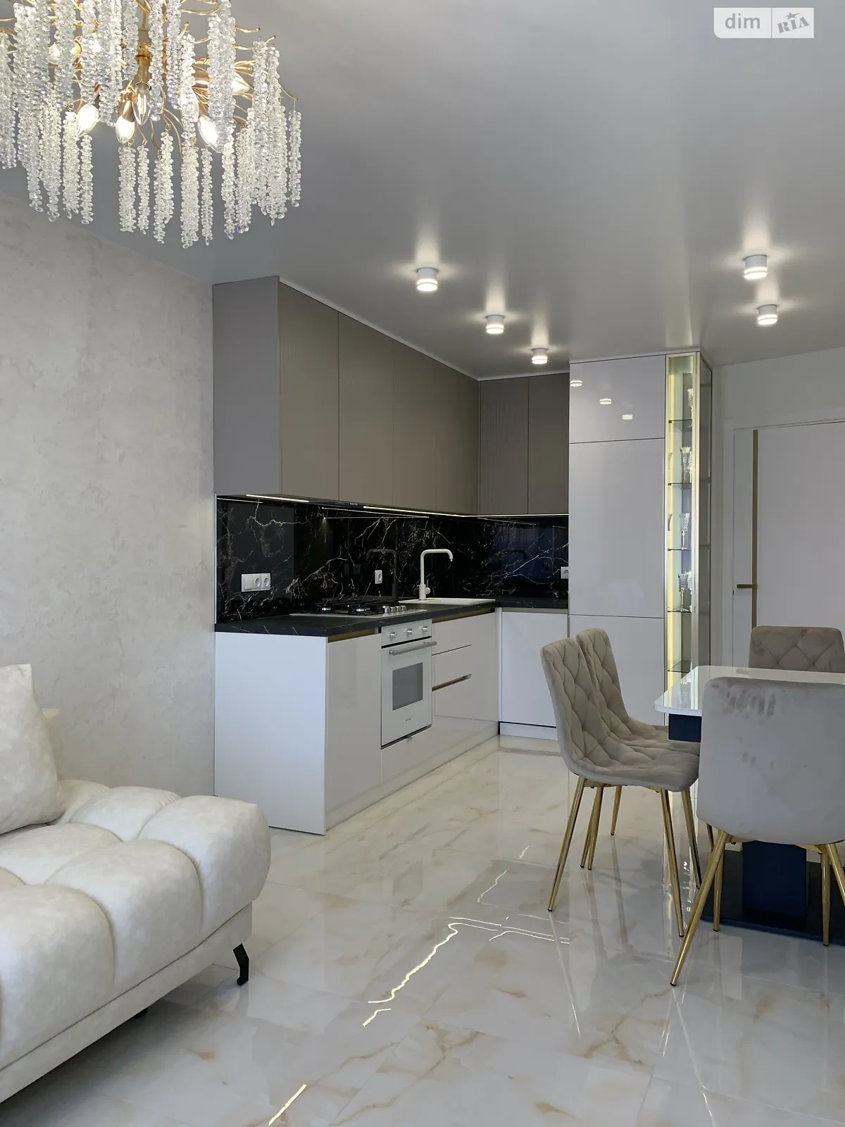 2-комнатная квартира 73 кв. м в Тернополе, ул. Киевская, 9Д - фото 1