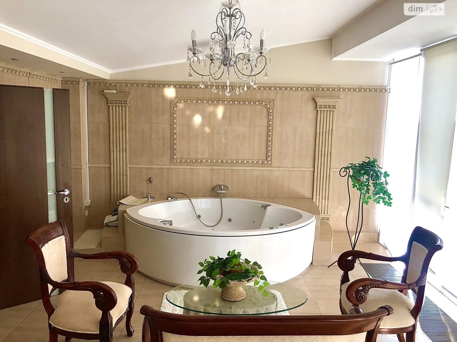 Продается 7-комнатная квартира 234.2 кв. м в Львове, ул. Академика Сахарова Андрея - фото 1