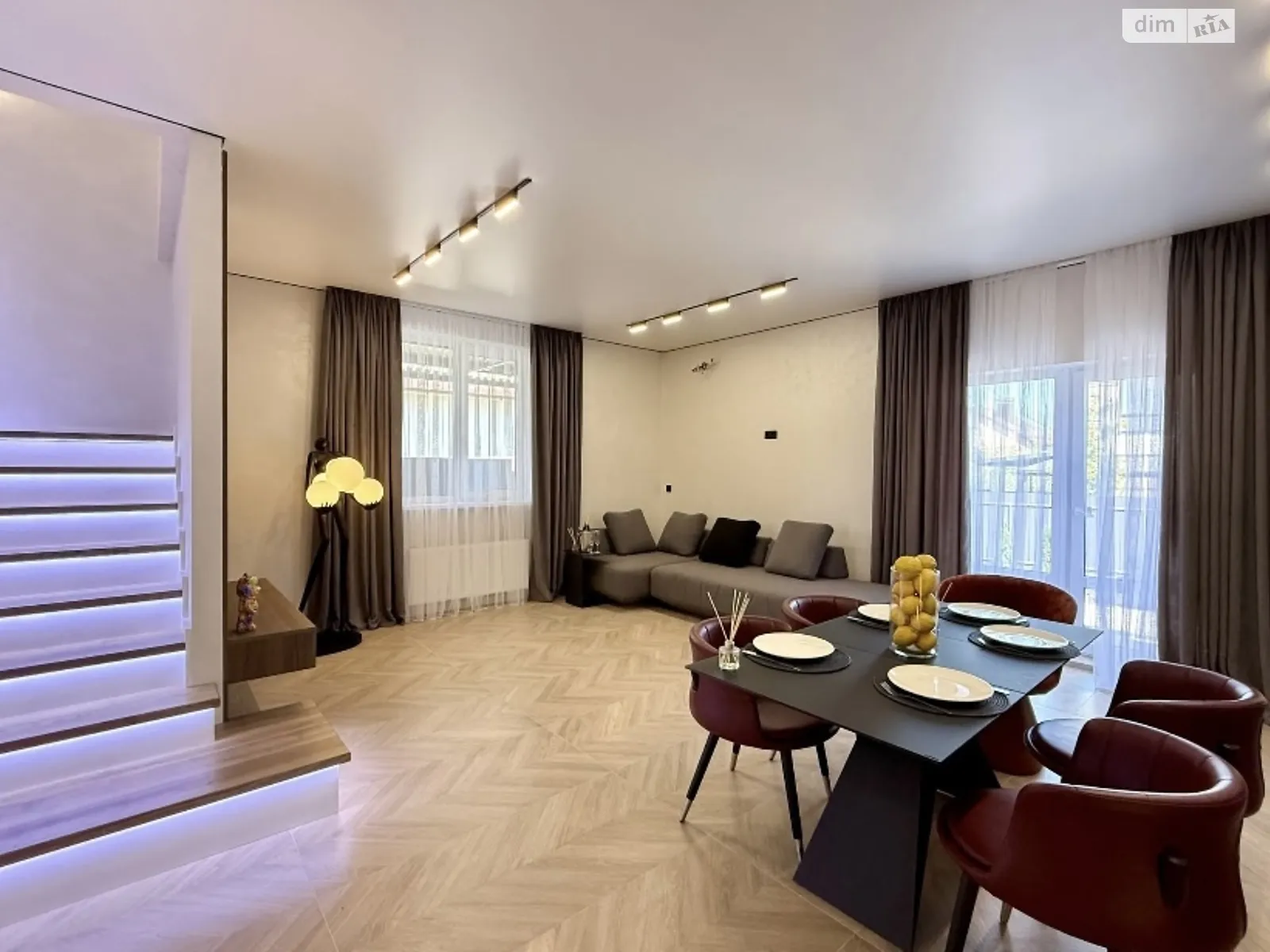 Продается дом на 2 этажа 125 кв. м с балконом, цена: 209000 $ - фото 1