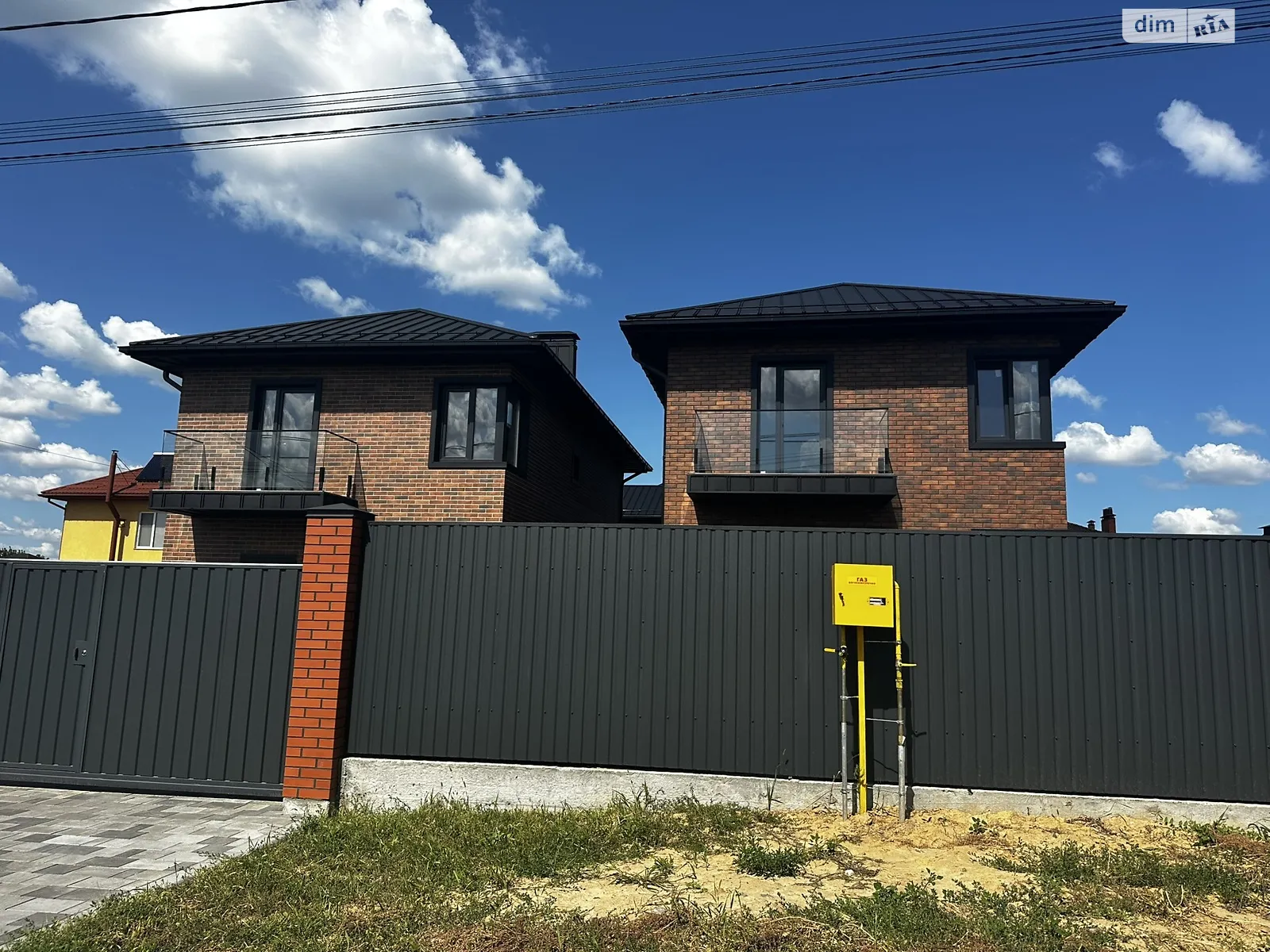 Продается дом на 2 этажа 115 кв. м с камином, цена: 98000 $ - фото 1