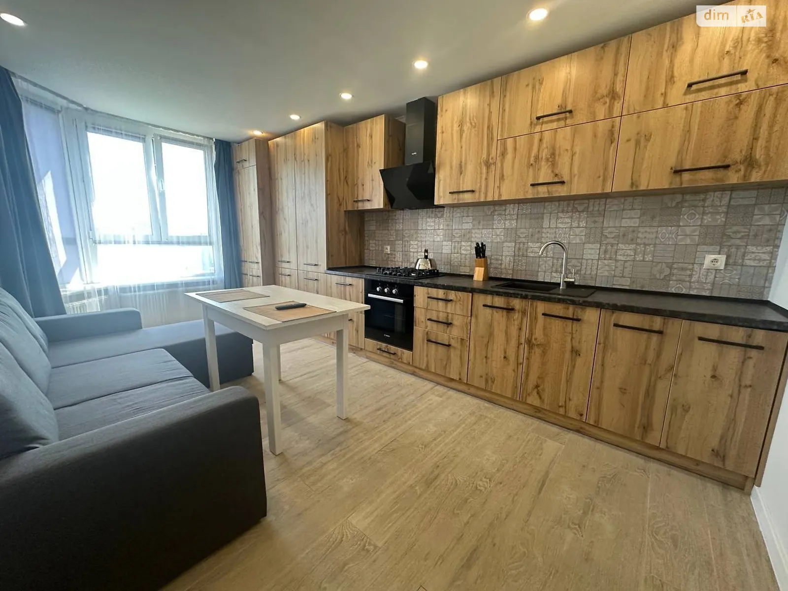 1-комнатная квартира 52 кв. м в Тернополе, ул. Белогорская - фото 1