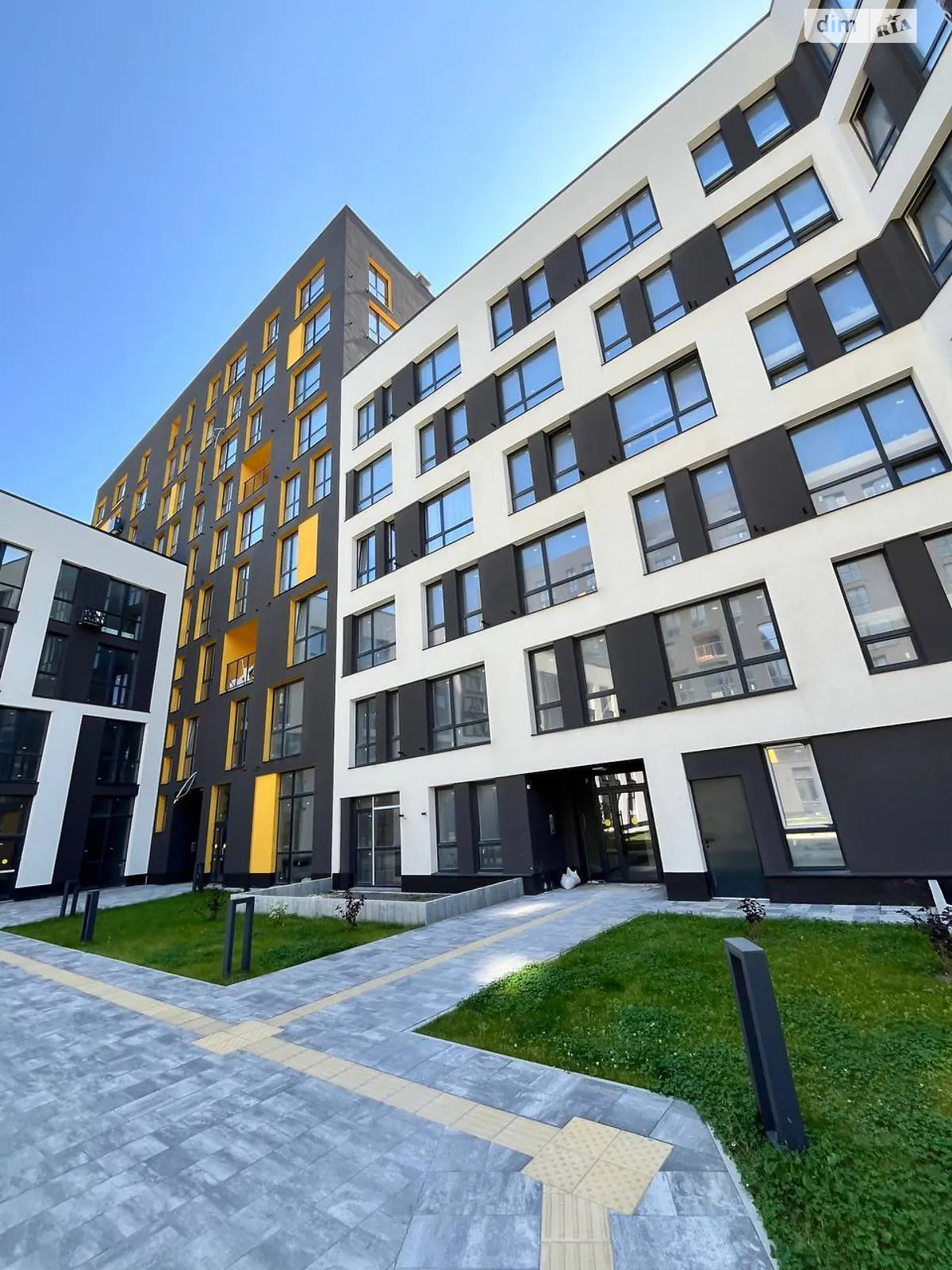 Продается 1-комнатная квартира 55.5 кв. м в Львове, ул. Хмельницкого Богдана, 207 - фото 1